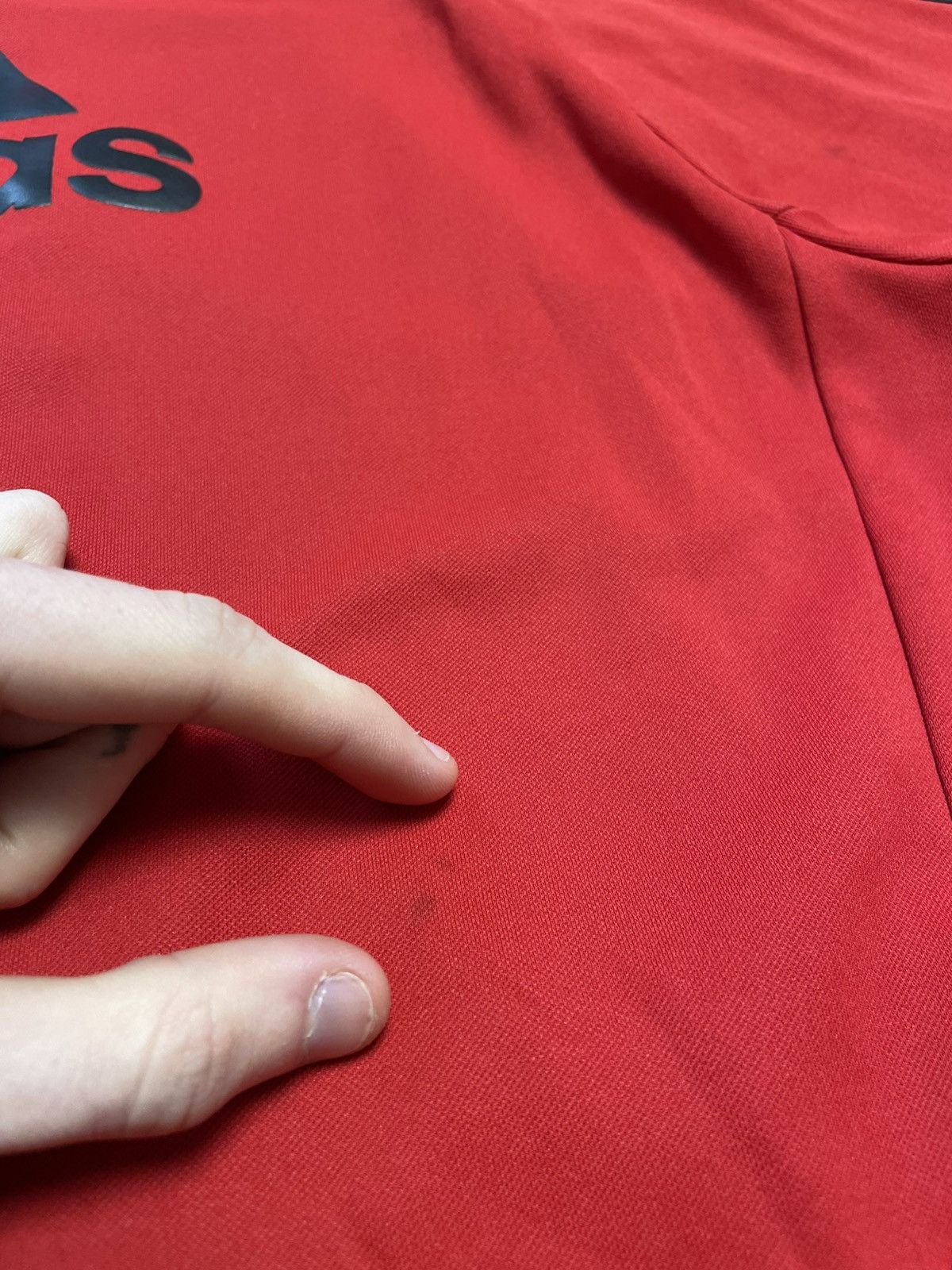 Adidas Vintage Adidas Liverpool 2010/2011 Soccer Jersey Sweatshirt Size US XL / EU 56 / 4 - 21 Thumbnail