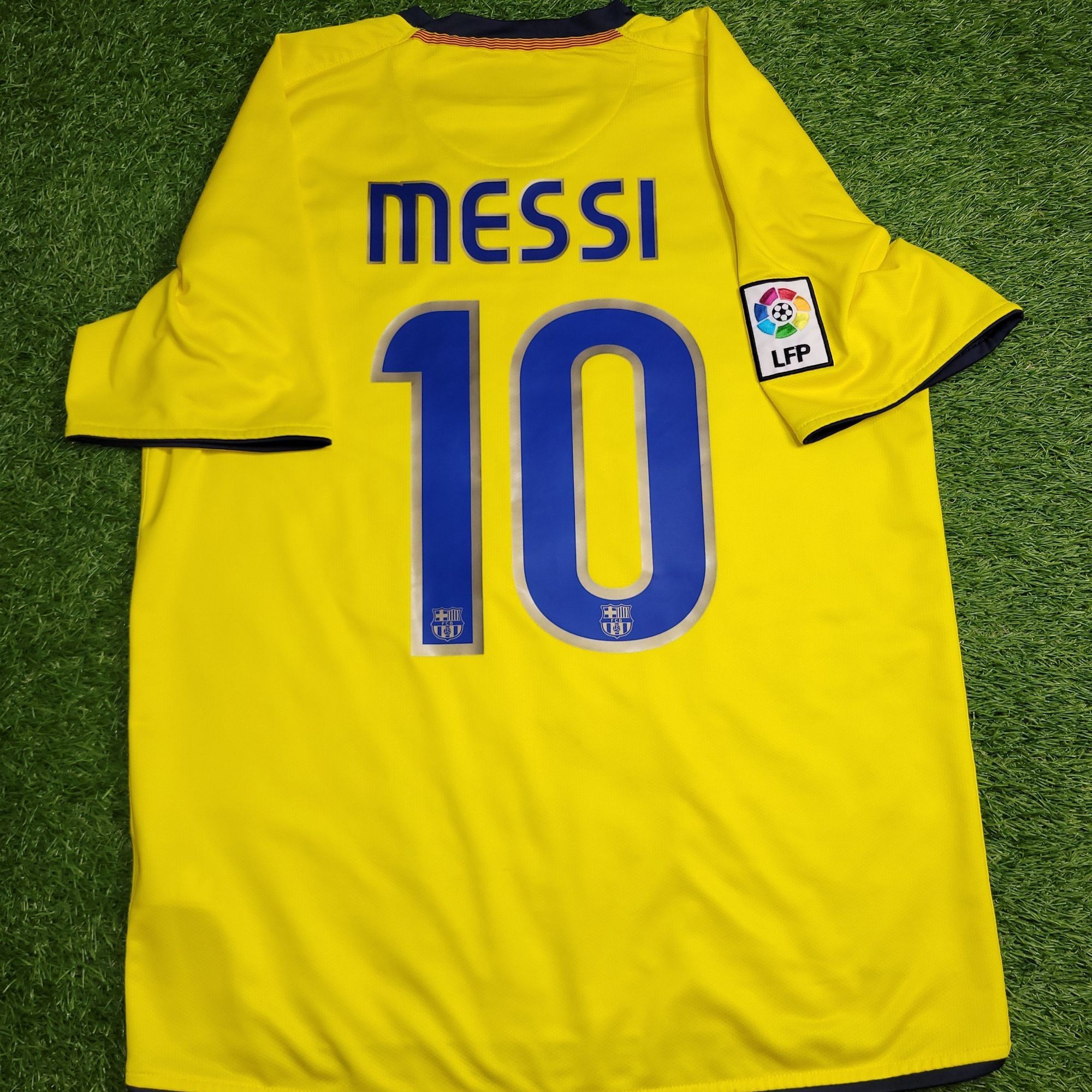 Nike Messi Barcelona TREBLE SEASON 2008 2009 Away Soccer Jersey S Size US M / EU 48-50 / 2 - 1 Thumbnail