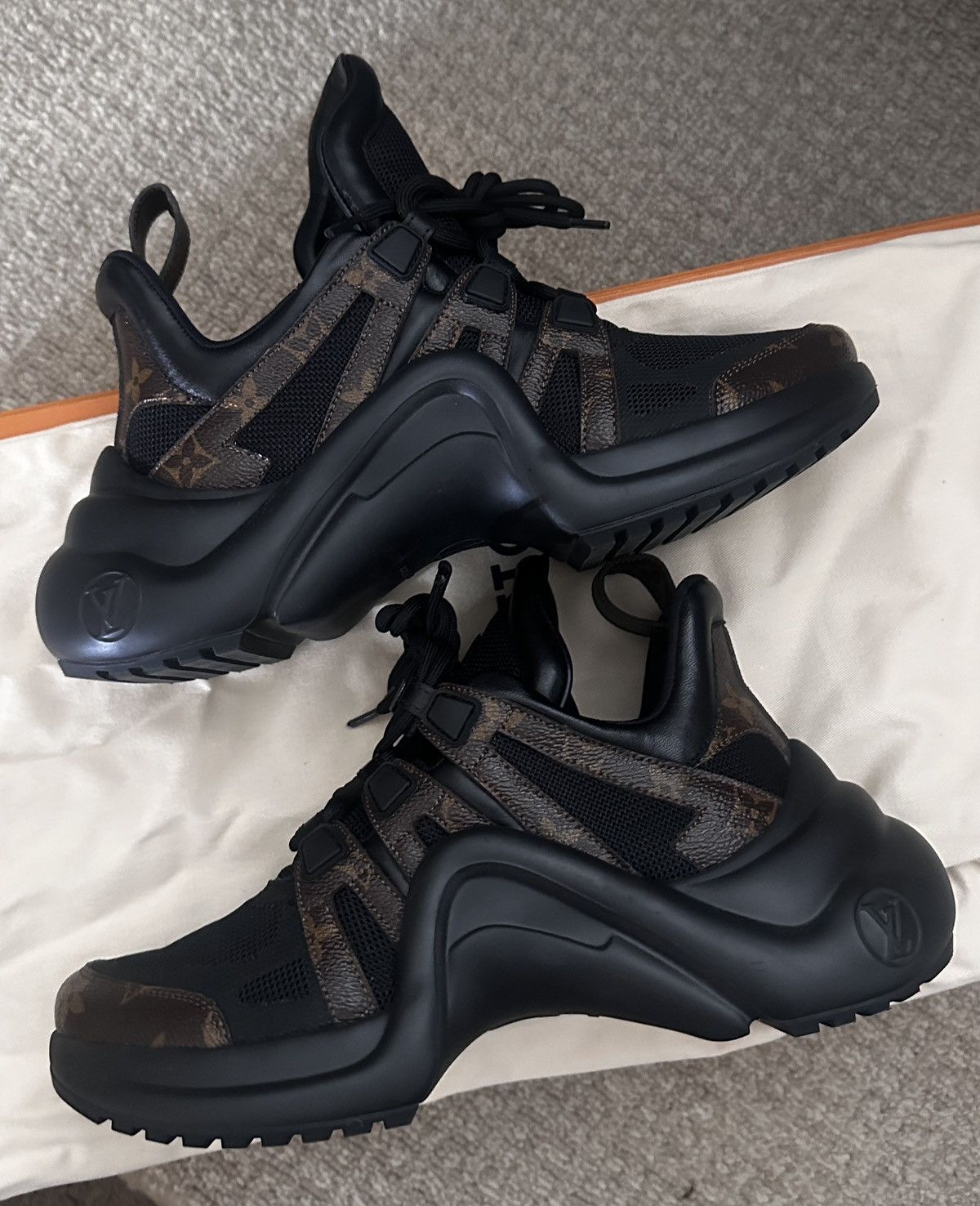 Louis Vuitton Louis Vuitton Sneakers Size US 7.5 / IT 37.5 - 2 Thumbnail