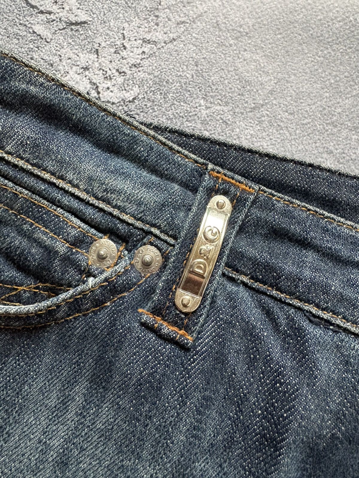 Dolce & Gabbana Vintage Dolce & Gabbana Y2K Denim Pleated Skirt Size 38 Size 26" / US 2 / IT 38 - 8 Thumbnail