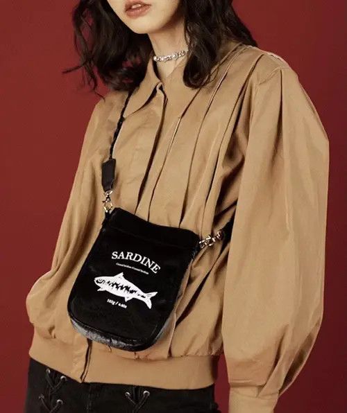 Japanese Brand × Vintage Retro 90s crinkle faux leather crossbody pouch bag Size ONE SIZE - 1 Thumbnail