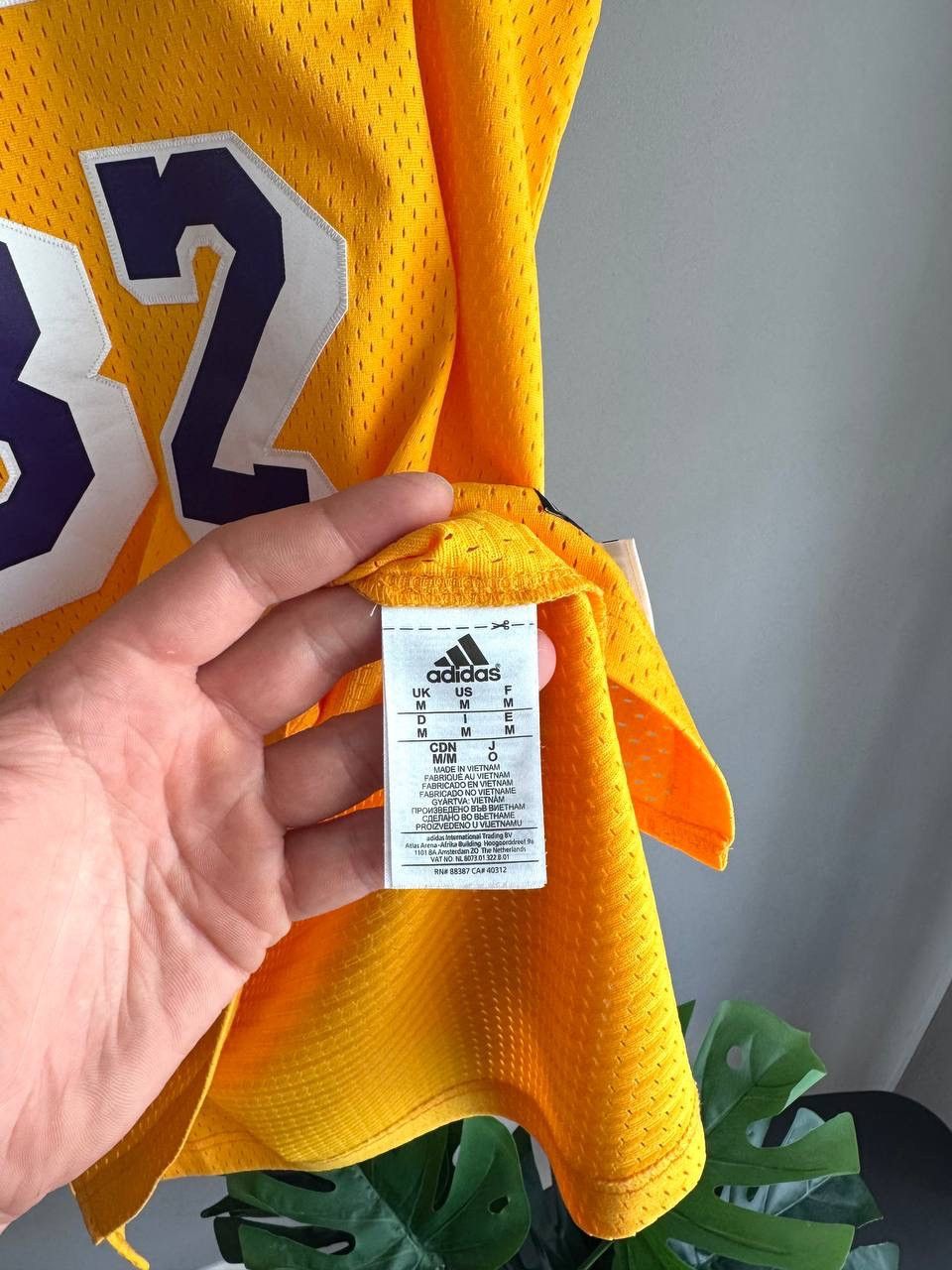 Adidas Adidas L. A. Lakers NBA Basketball Jersey #32 JOHNSON Size M Size US M / EU 48-50 / 2 - 11 Thumbnail