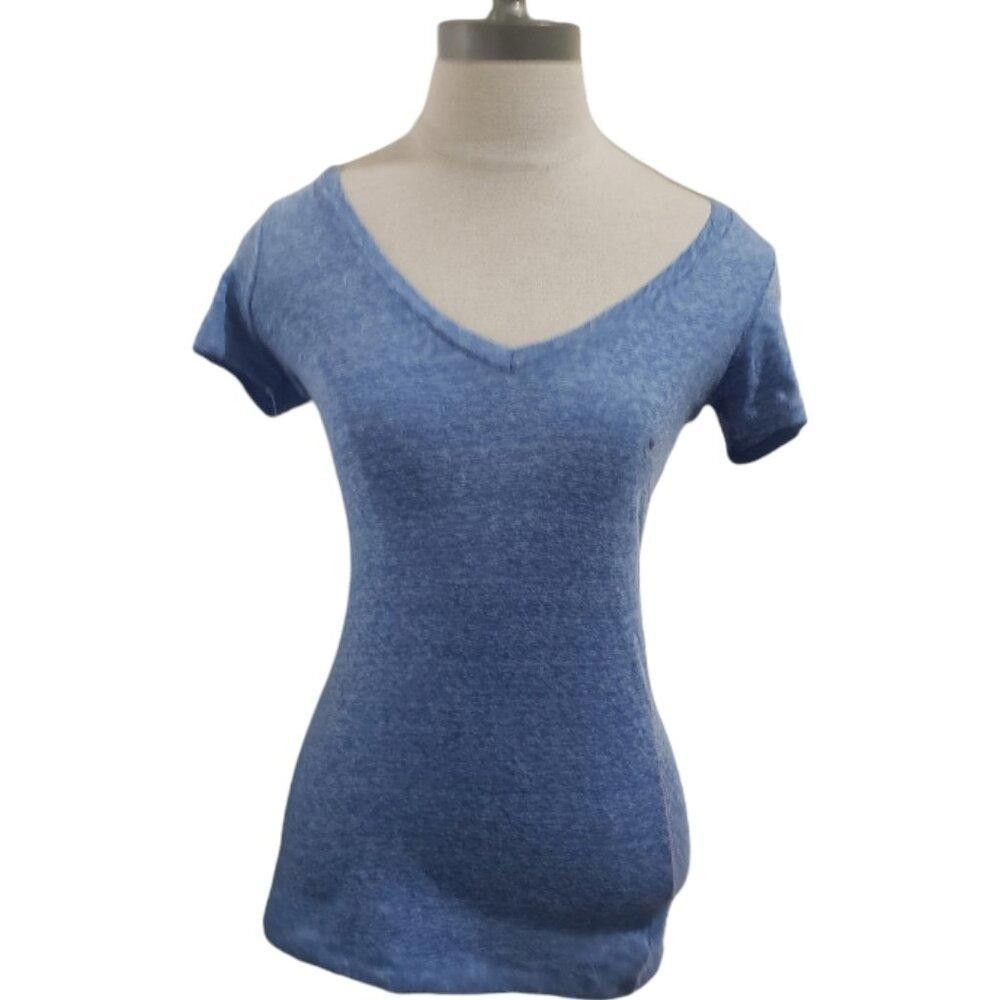 Designer CT1829 AEO NWT Light Blue V-neck Tee XS Size XS / US 0-2 / IT 36-38 - 2 Thumbnail