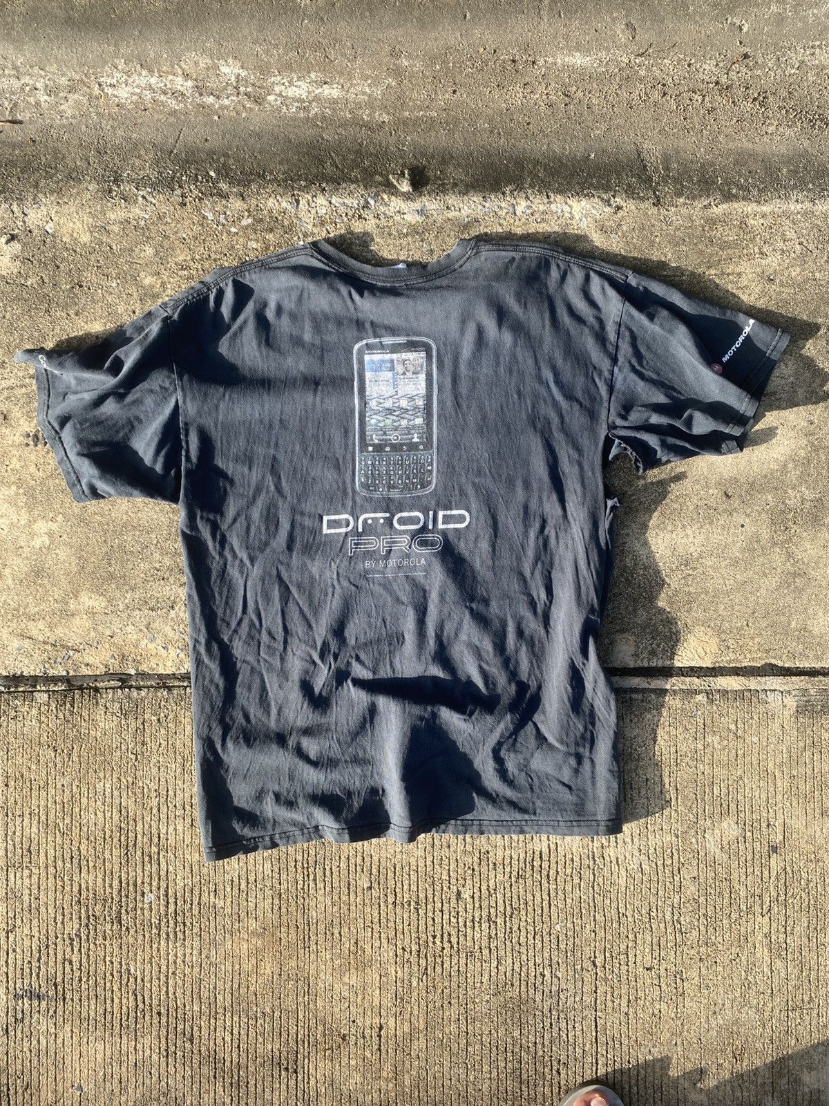 Vintage Motorola Droid Pro promo tee Size US XL / EU 56 / 4 - 1 Thumbnail