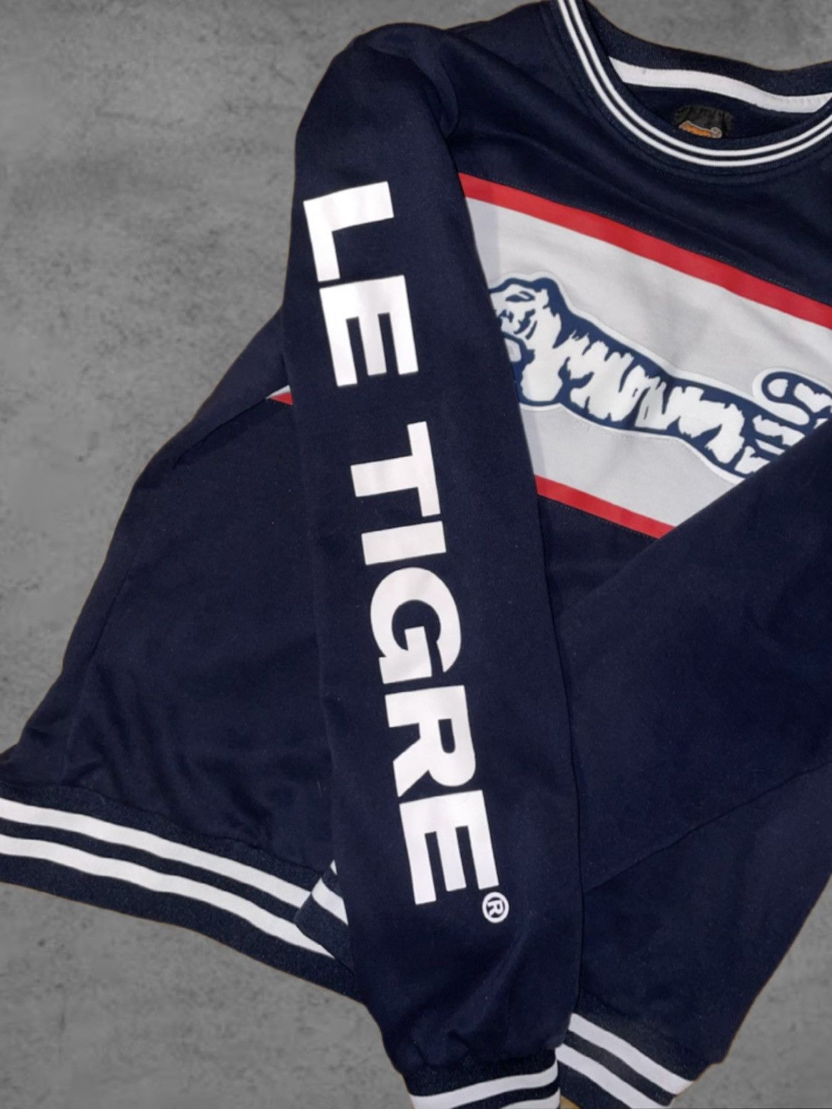 Le TIGRE Navy Le Tigre Graphic Sweatshirt Crewneck Size US L / EU 52-54 / 3 - 3 Thumbnail