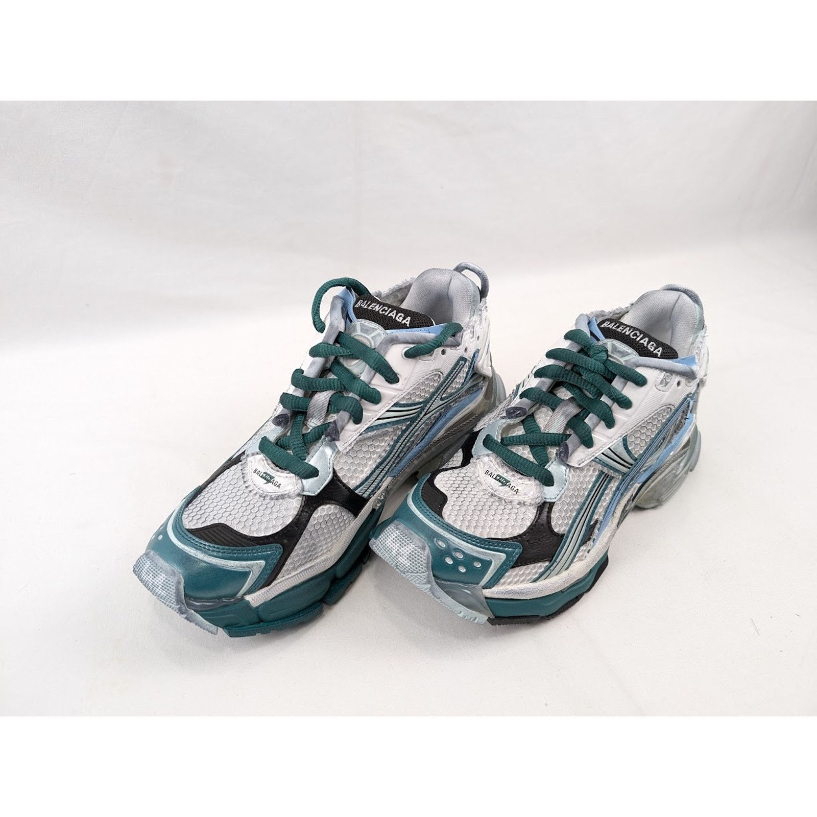 Balenciaga o1rshd1 Q:2 / Runners Gradient Mesh Rubber White/Green/Blue Size US 10 / EU 43 - 16 Thumbnail