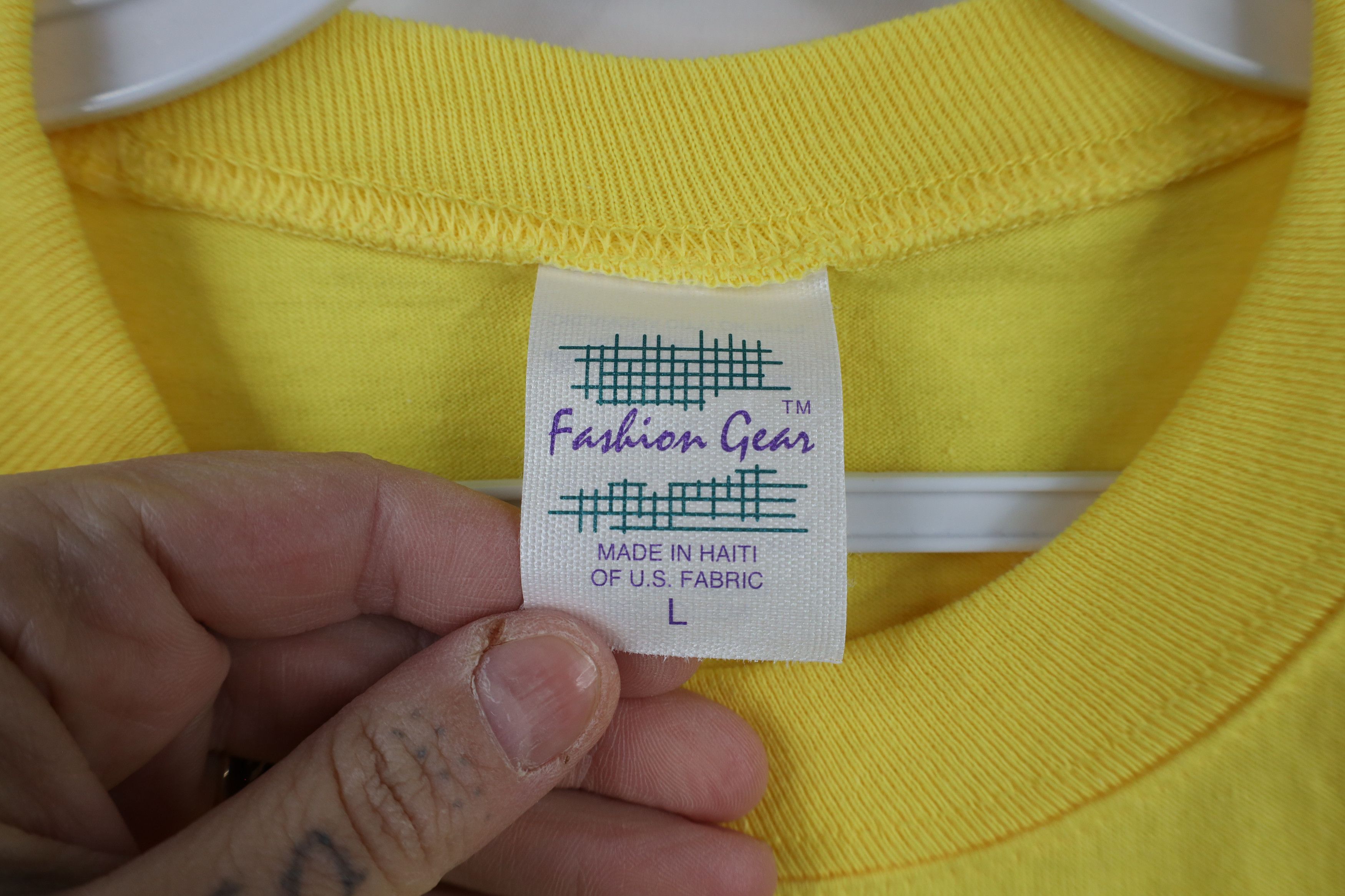Vintage Deadstock Vintage 90s Streetwear Short Sleeve T-Shirt Yellow Size US L / EU 52-54 / 3 - 4 Thumbnail