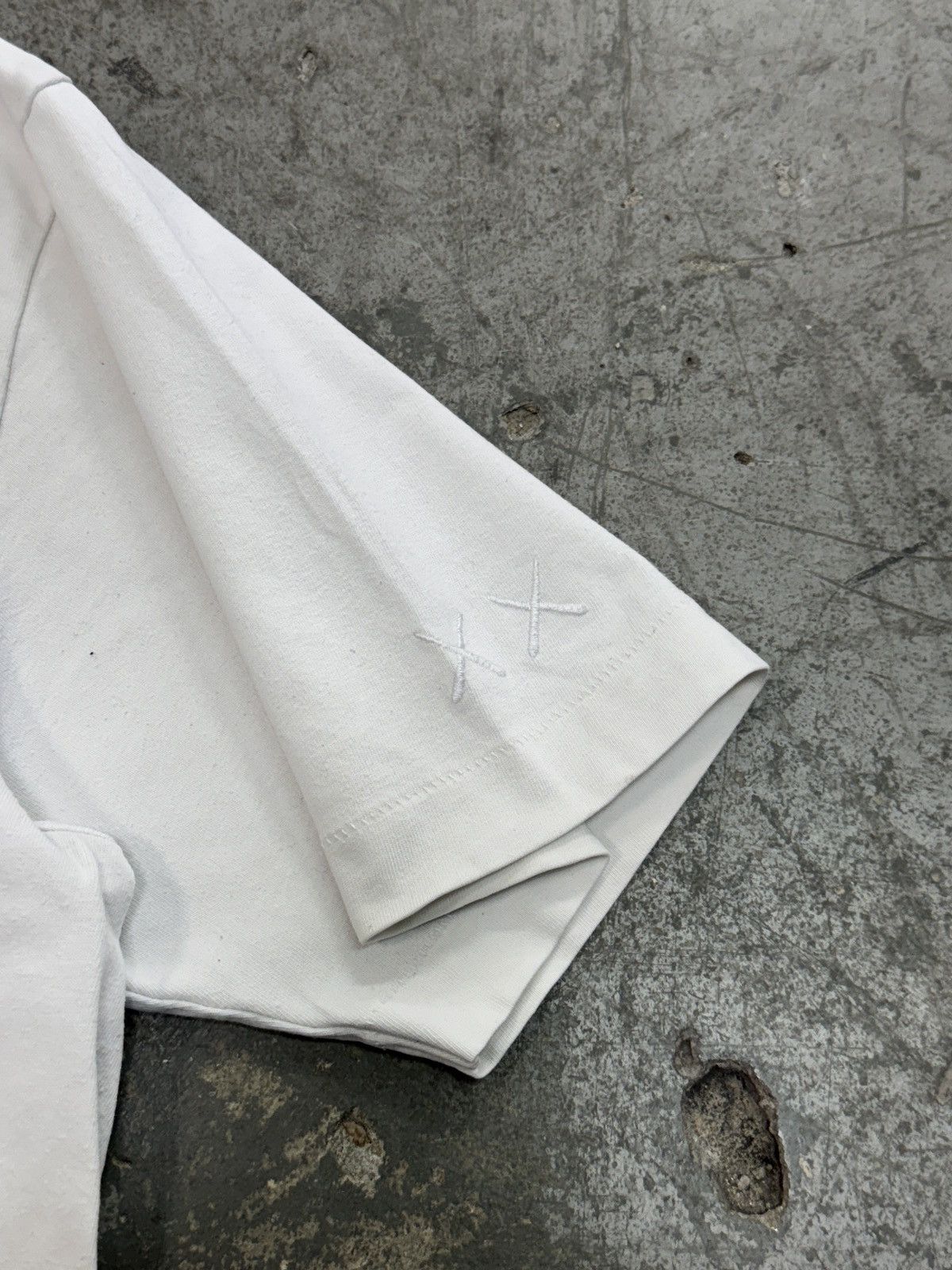 Kaws Kaws t shirt Vintage y2k Size US M / EU 48-50 / 2 - 6 Thumbnail