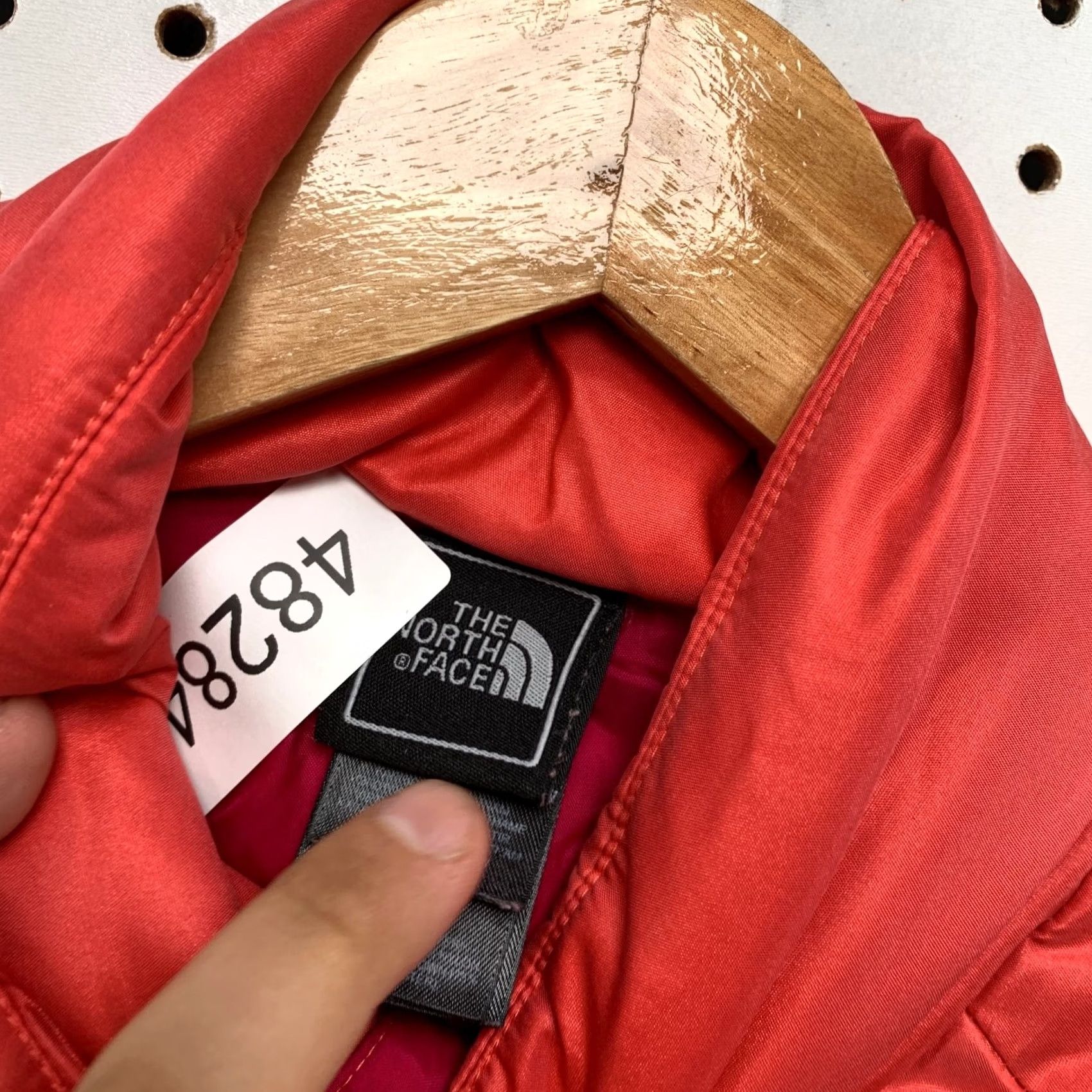 The North Face The North Face 550 Down Puffer Jacket Womens Small Red Quilted Winter Size S / US 4 / IT 40 - 3 Thumbnail