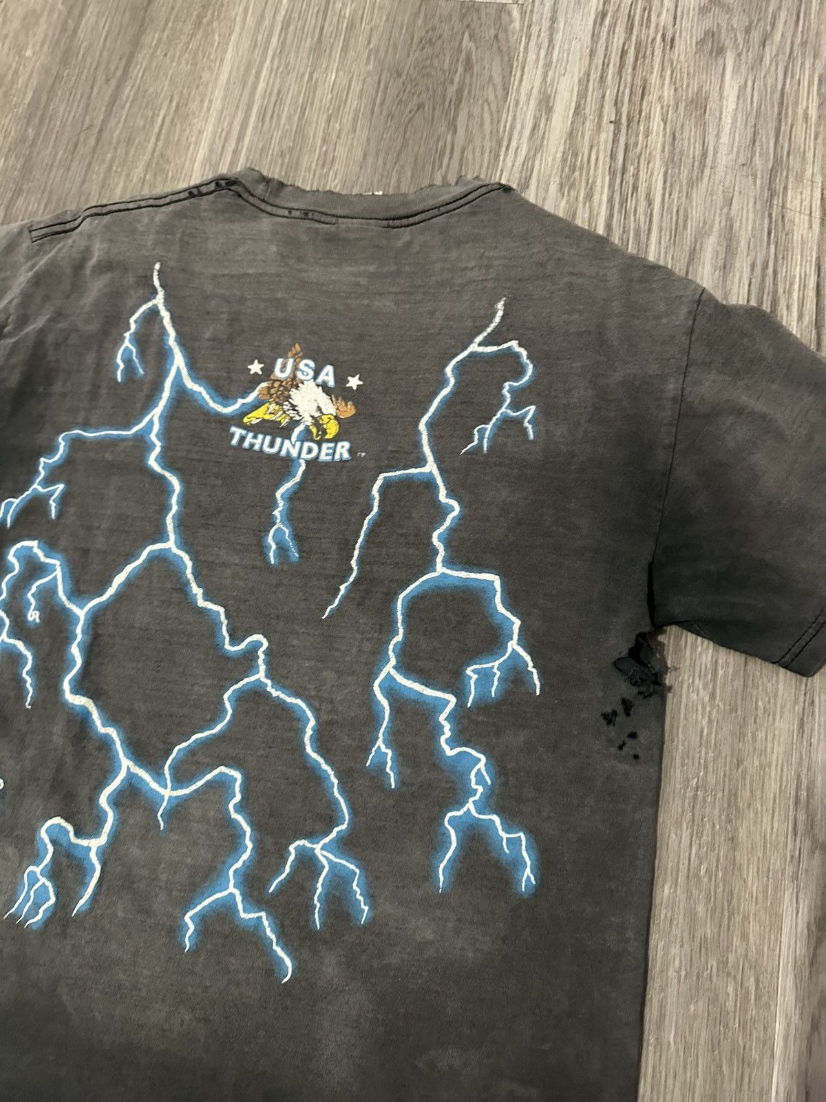Vintage RARE* Vintage American USA Thunder Wolf Strong Survive Shirt Size US L / EU 52-54 / 3 - 5 Thumbnail