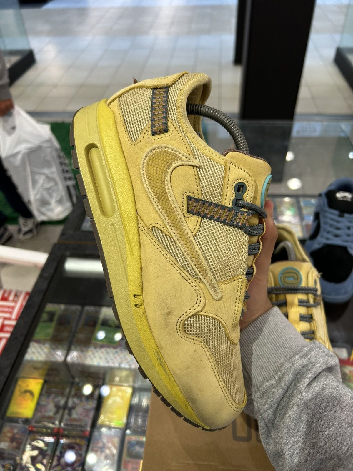 Nike × Travis Scott Nike air max 1 travis scott cactus jack saturn gold Size US 9 / EU 42 - 5 Thumbnail