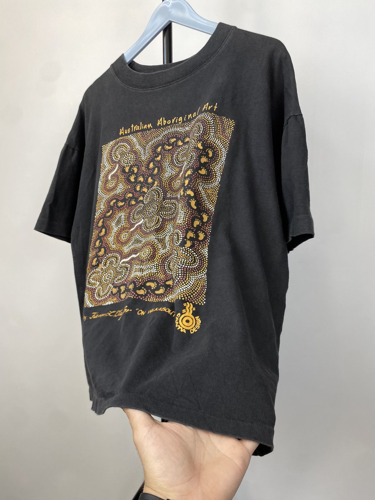 Vintage Vintage 1990's Australia Art Faded T Shirt Single Stitch Size US L / EU 52-54 / 3 - 4 Thumbnail