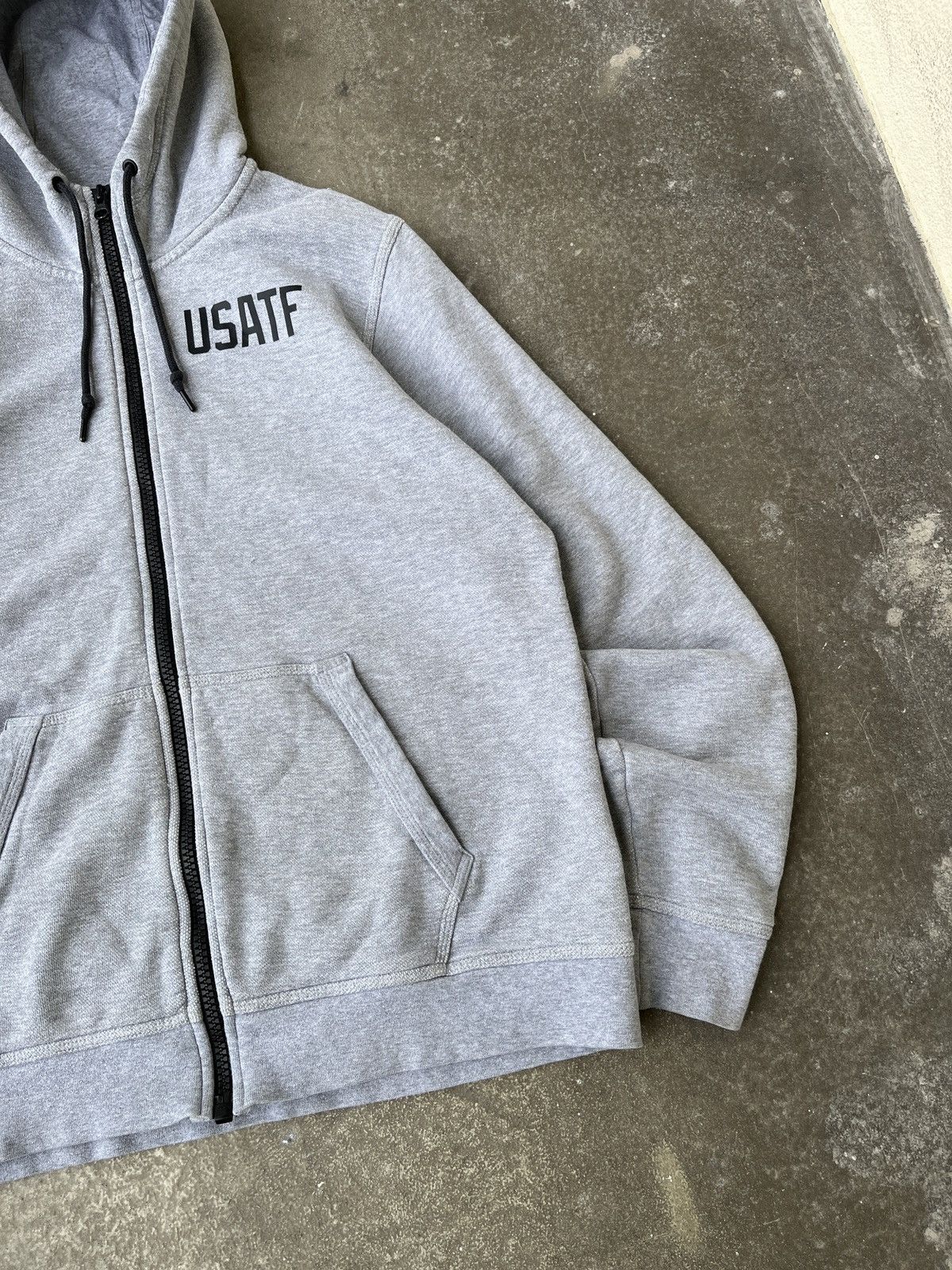 Nike Vintage NIKE USATF GREY HOODIE y2k Size US L / EU 52-54 / 3 - 4 Thumbnail