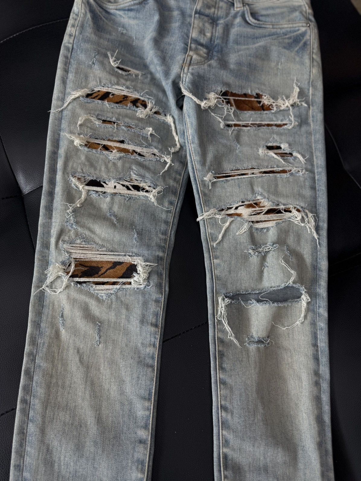 Amiri Amiri Blue Jeans Cheetah Patch Rare Size 30 Flawless 🧼 Size US 30 / EU 46 - 2 Thumbnail