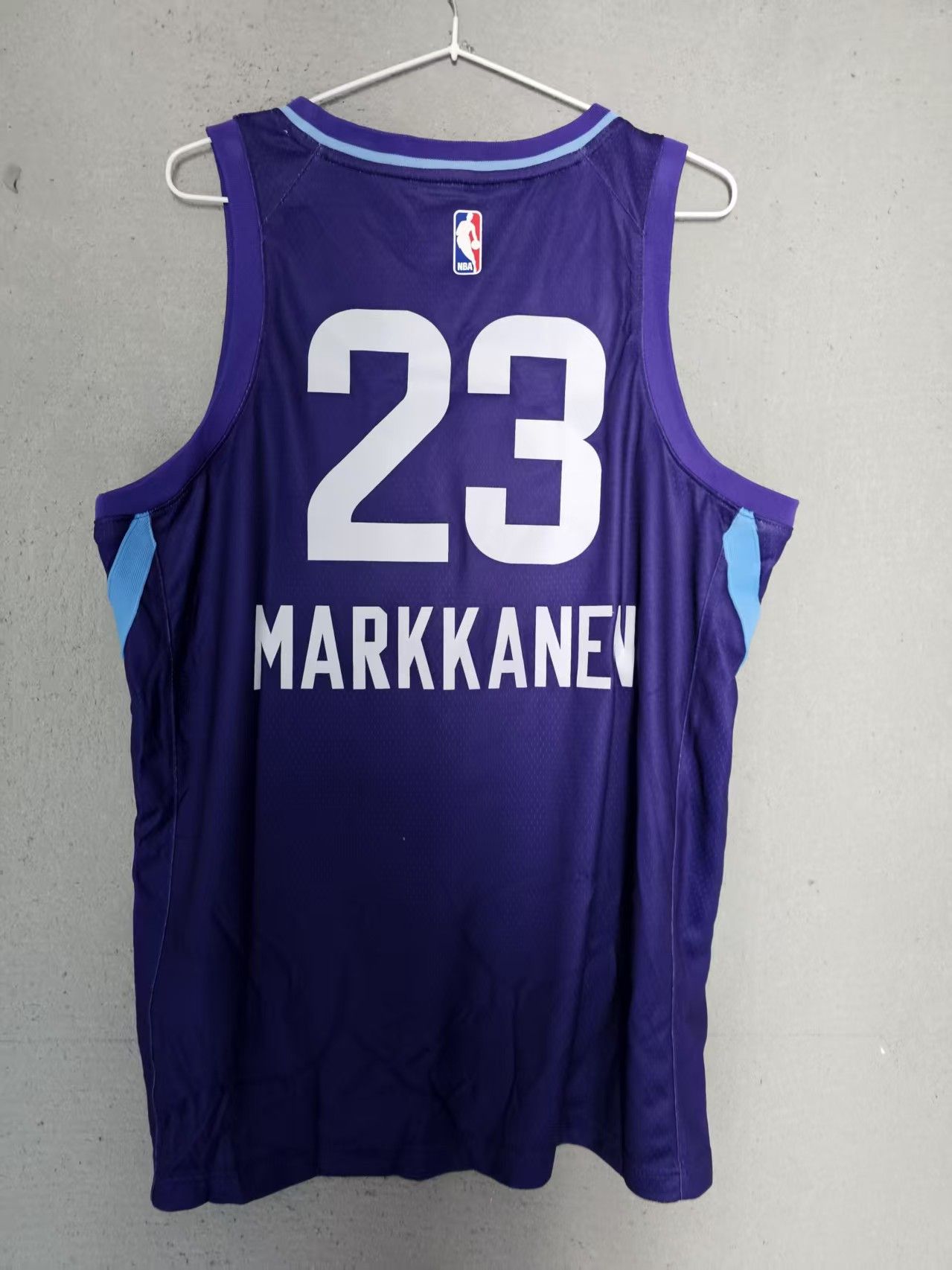 NBA Utah Jazz #23 Lauri Markkanen Jersey Size US S / EU 44-46 / 1 - 2 Thumbnail