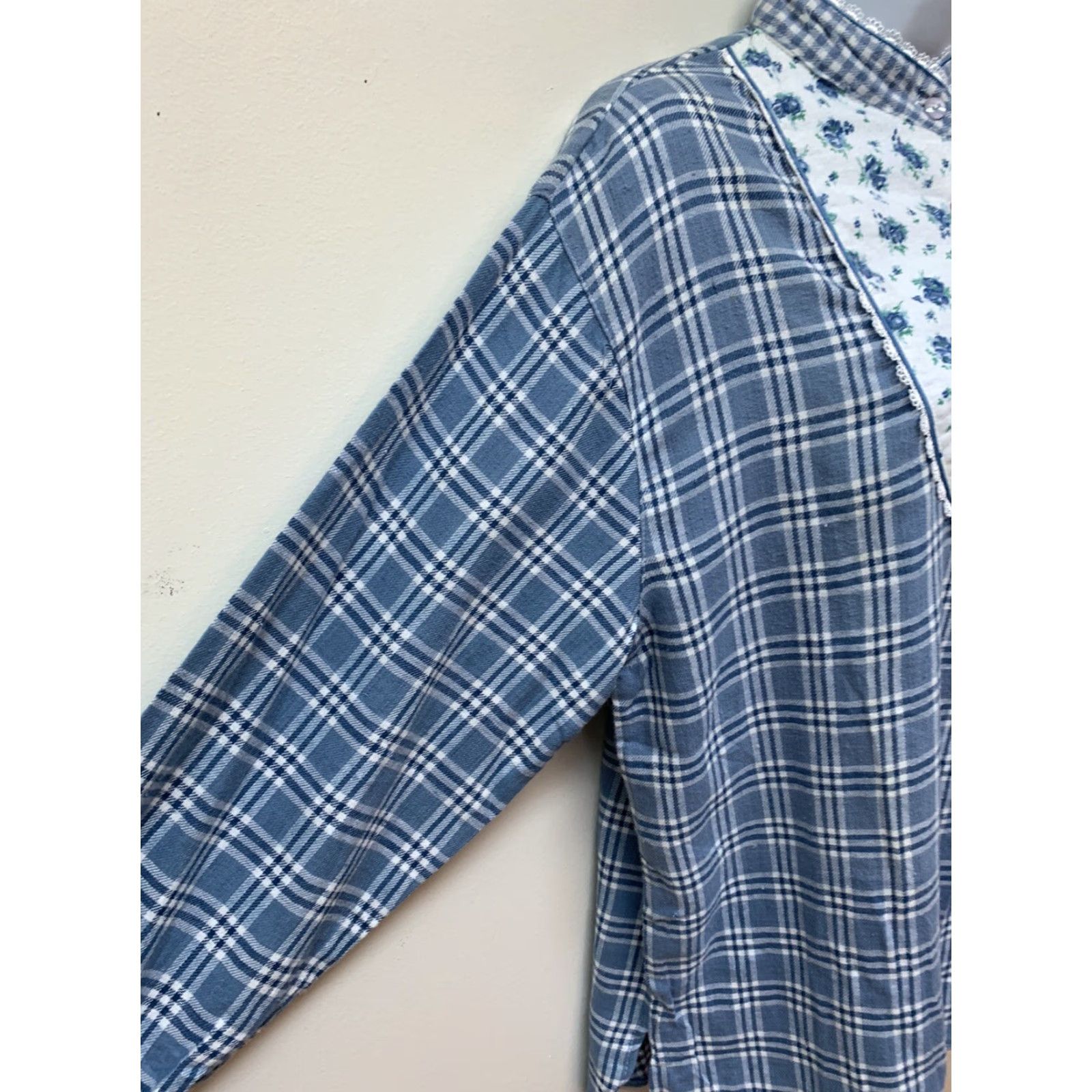 Vintage Vtg Cotton Flannel Plaid Nightshirt Nightgown M Prairie Modest Made USA Gilligan O'Malley Blue 44 Chest M Regular Womens? Mens? Size M / US 6-8 / IT 42-44 - 5 Thumbnail