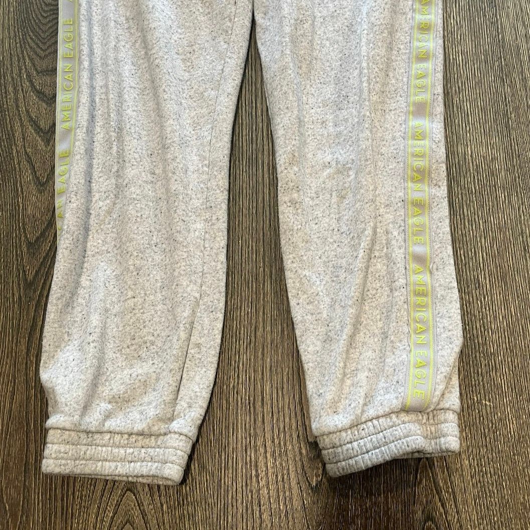 American Eagle Outfitters American Eagle Ahh-mazingly Soft Jogger Pants Grey Size M Size 26" / US 2 / IT 38 - 2 Thumbnail