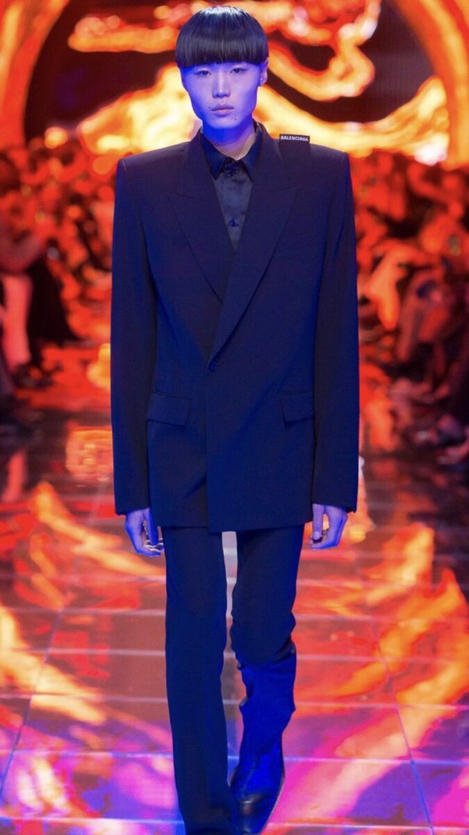 Balenciaga Balenciaga oversized padded shoulders blazer. Size US S / EU 44-46 / 1 - 1 Thumbnail