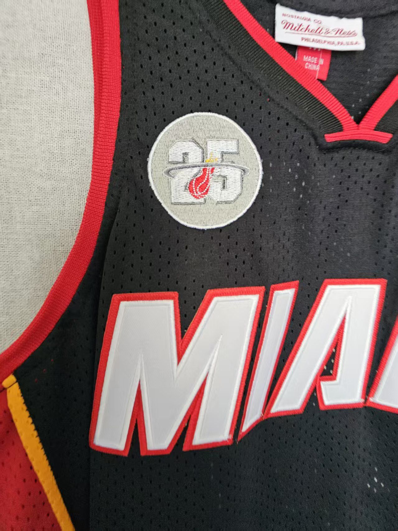 NBA Miami Heat #3 Dwyane Wade Jersey Black XL Size US XL / EU 56 / 4 - 3 Thumbnail