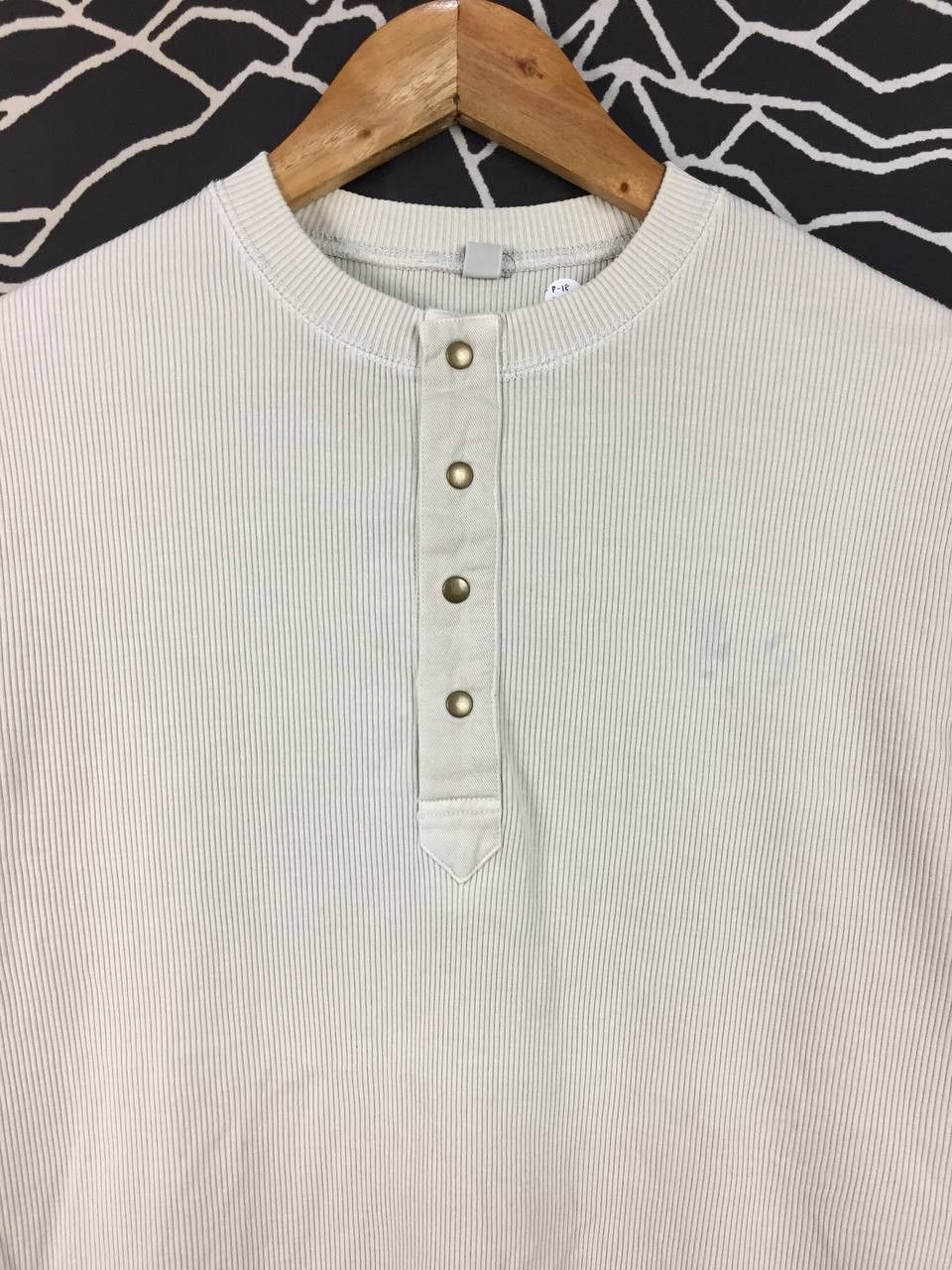 Uniqlo Uniqlo Ribbed Knit Military Sleeve Pocket Henley Tee Size US S / EU 44-46 / 1 - 3 Thumbnail