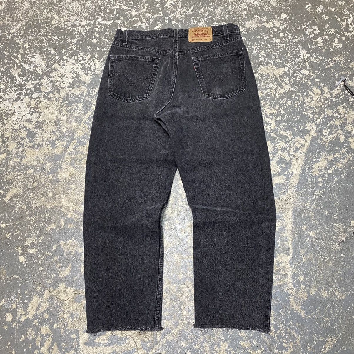 Levi's × Vintage Vintage Levi’s 550 Relaxed Fit Black Denim Jeans USA 90s Size US 34 / EU 50 - 1 Thumbnail