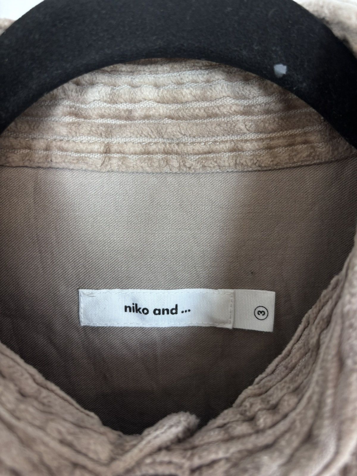 Japanese Brand Niko and… Japan Beige Corduroy Velvet Long Sleeve Shirt Size US M / EU 48-50 / 2 - 9 Thumbnail