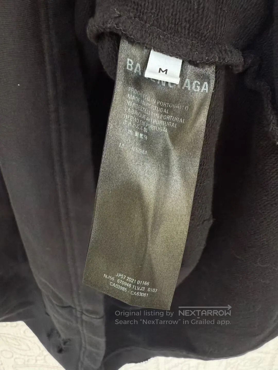 Balenciaga balenciaga vintage logo hoodie size m. Size US M / EU 48-50 / 2 - 5 Thumbnail