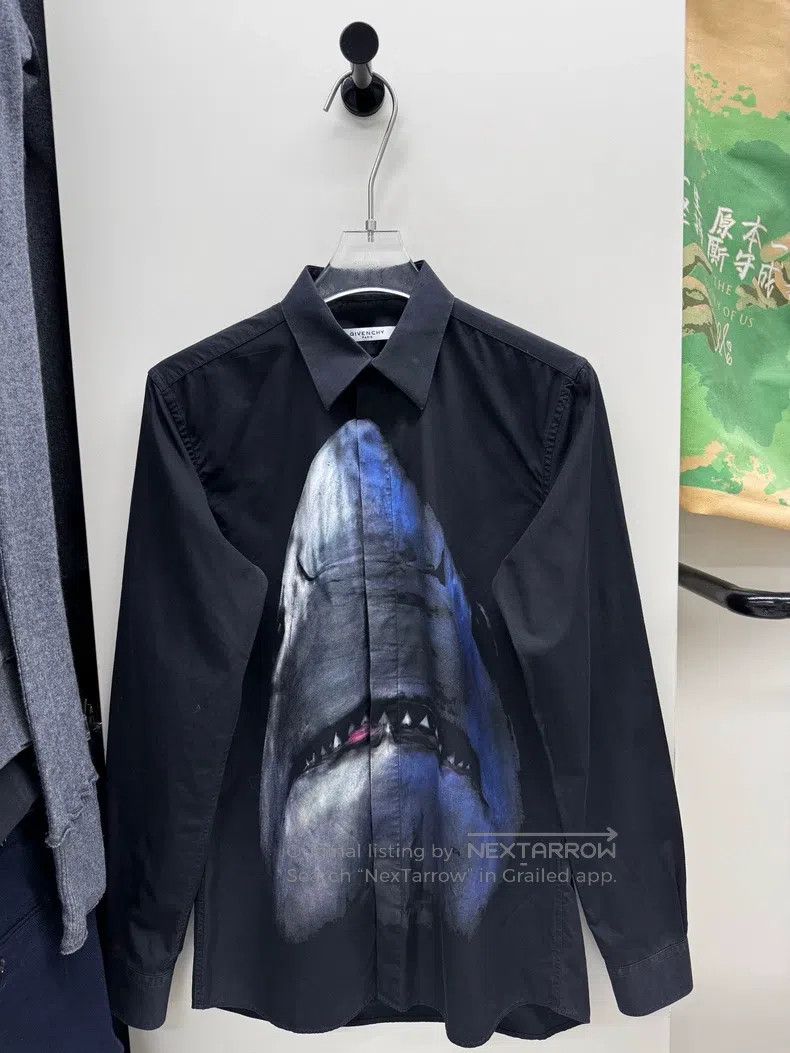 Givenchy Givenchy Size37 Shark Print Shirt Size US M / EU 48-50 / 2 - 1 Thumbnail