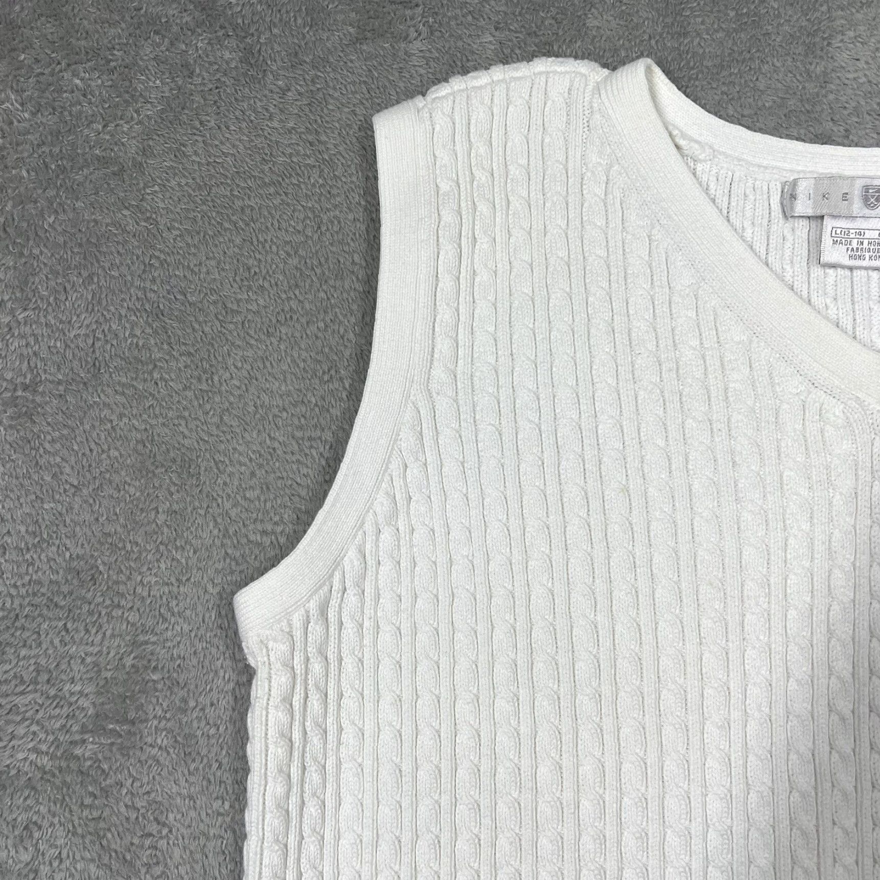 Nike Nike Women's Large Golf V-Neck Pullover Sweater Vest Sleeveless White EUC Size L / US 10 / IT 46 - 3 Thumbnail