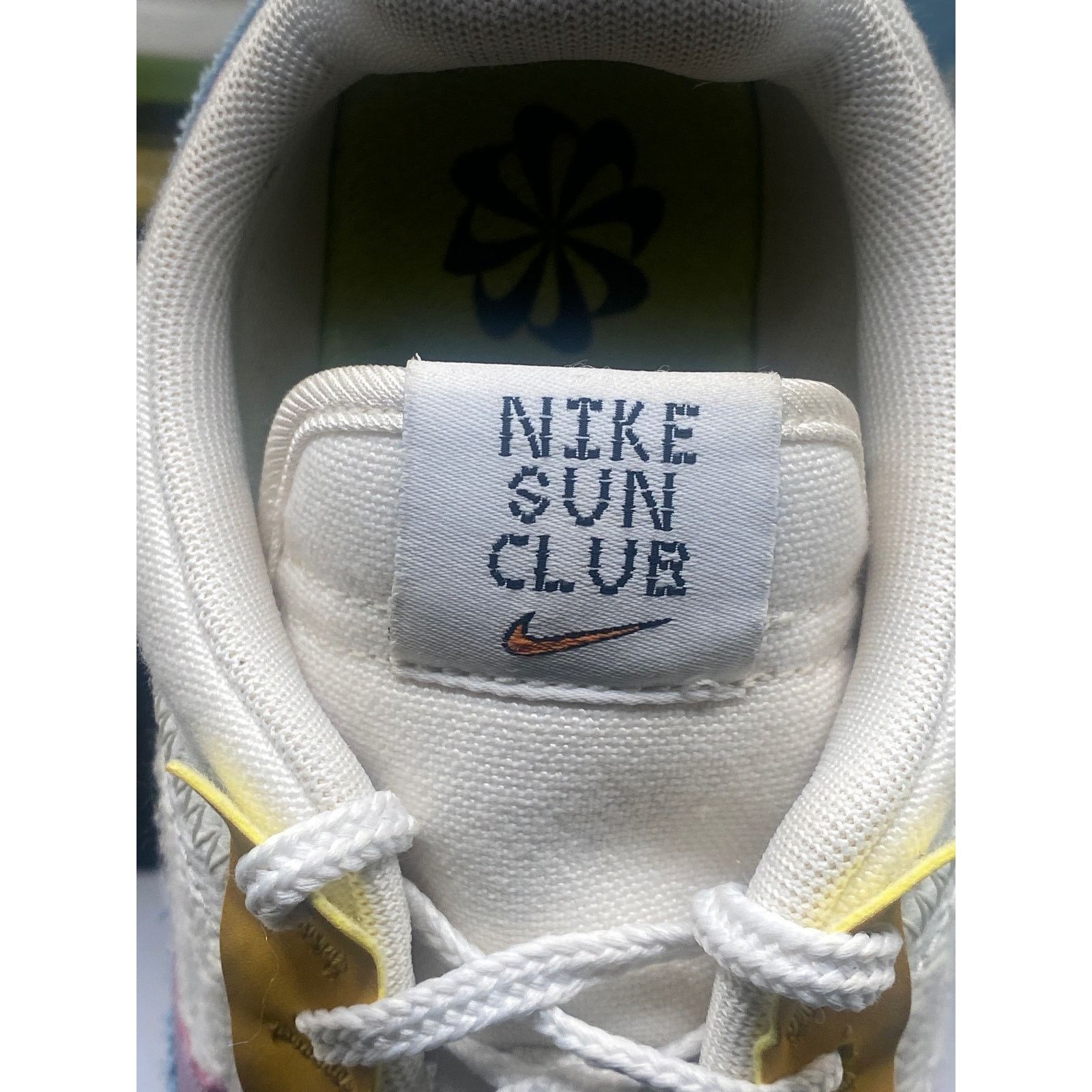 Nike Nike Air Max Pre-Day SE DJ9984-100 US 9 Multicolor Sun Club Size US 9 / IT 39 - 7 Thumbnail