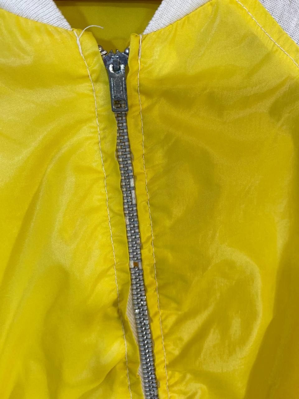 Vintage vintage two tone thin nylon windbreaker nice design Size US S / EU 44-46 / 1 - 4 Thumbnail
