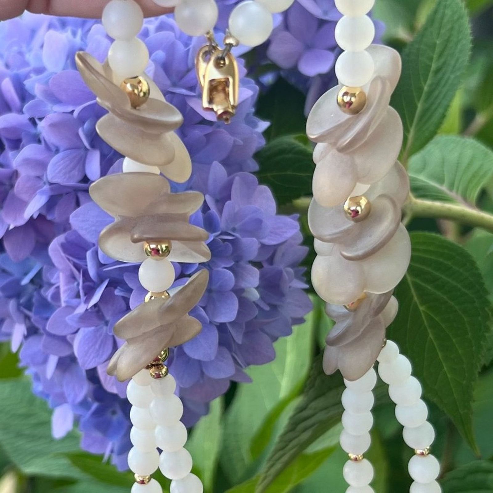 & Other Stories Vintage - Signed - Napier Lavender and White Flower Necklace Size ONE SIZE - 3 Thumbnail