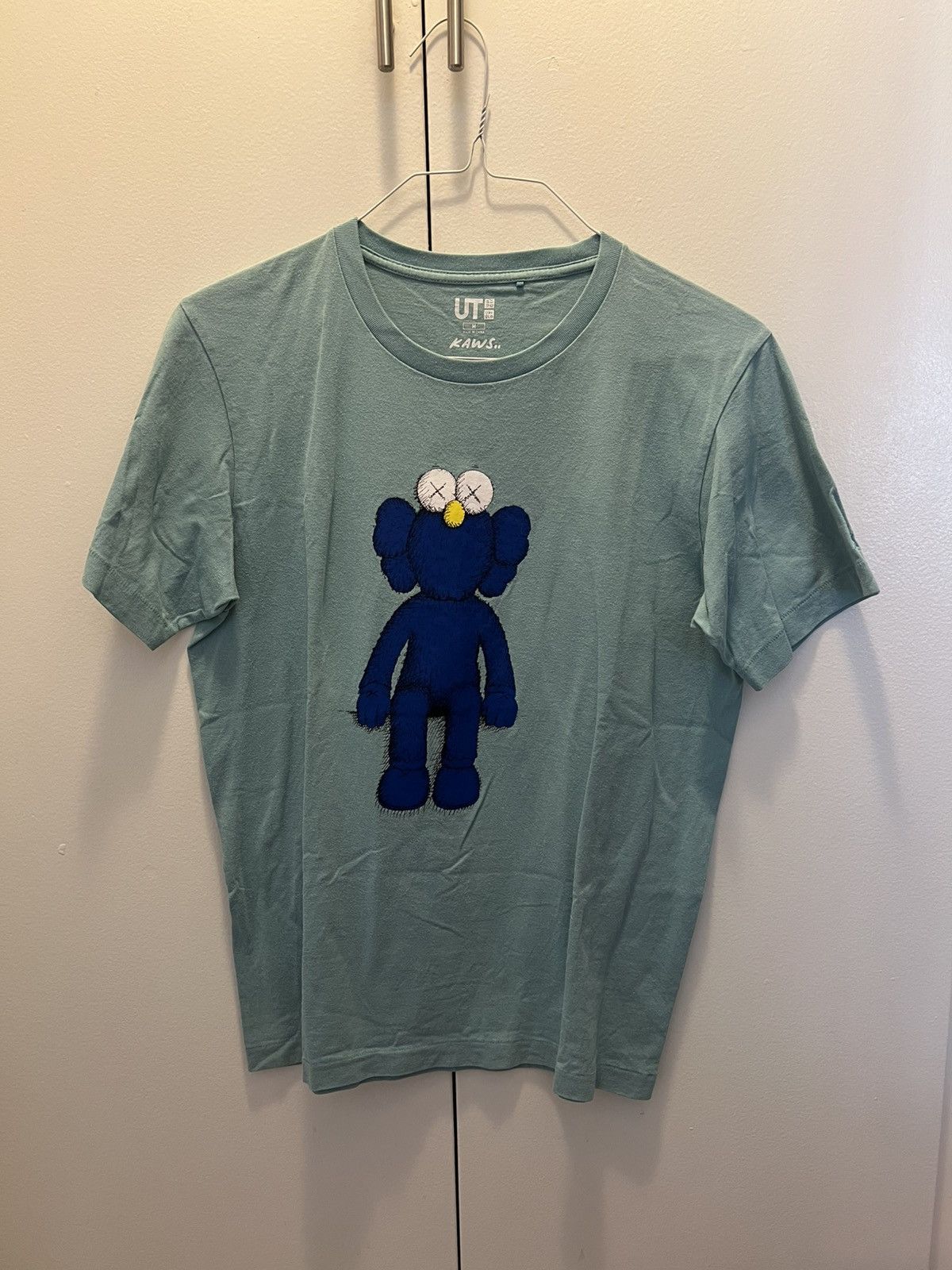 Kaws × Uniqlo Kaws x Uniqlo tshirt Size US M / EU 48-50 / 2 - 1 Thumbnail