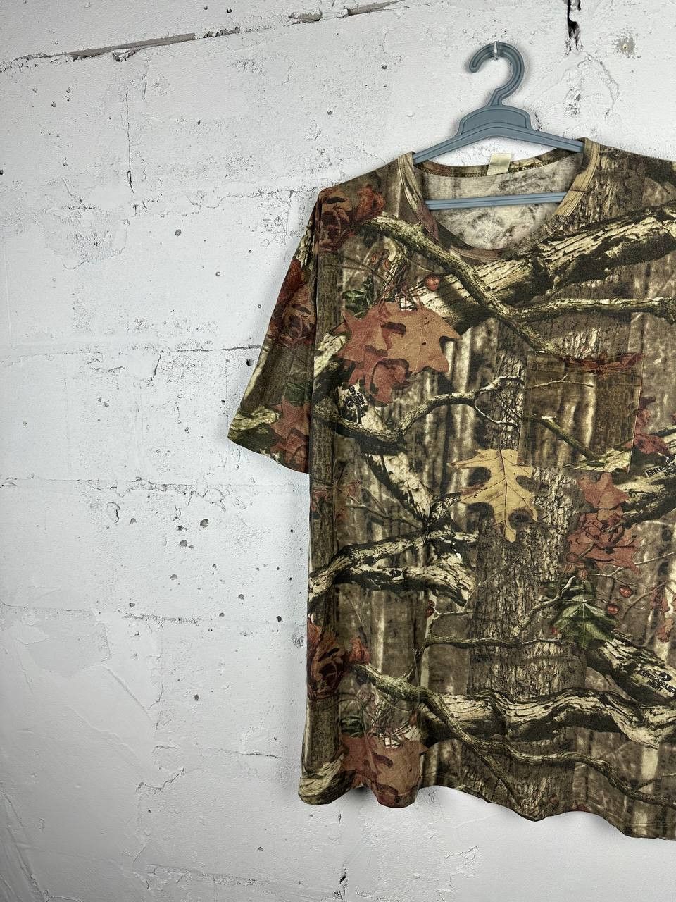 Mossy Oaks × Vintage Vintage 2000s Real Tree Camo T Shirt XXL Rare Size US XXL / EU 58 / 5 - 2 Thumbnail
