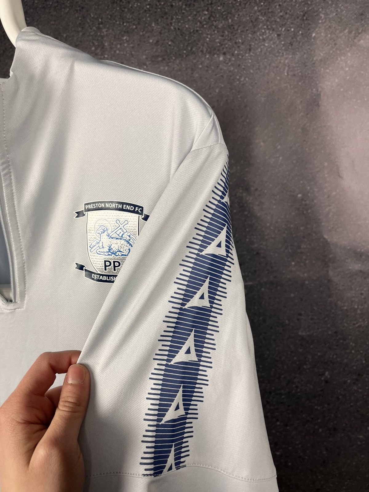 Other Preston North End England football soccer jersey top Size US S / EU 44-46 / 1 - 7 Thumbnail