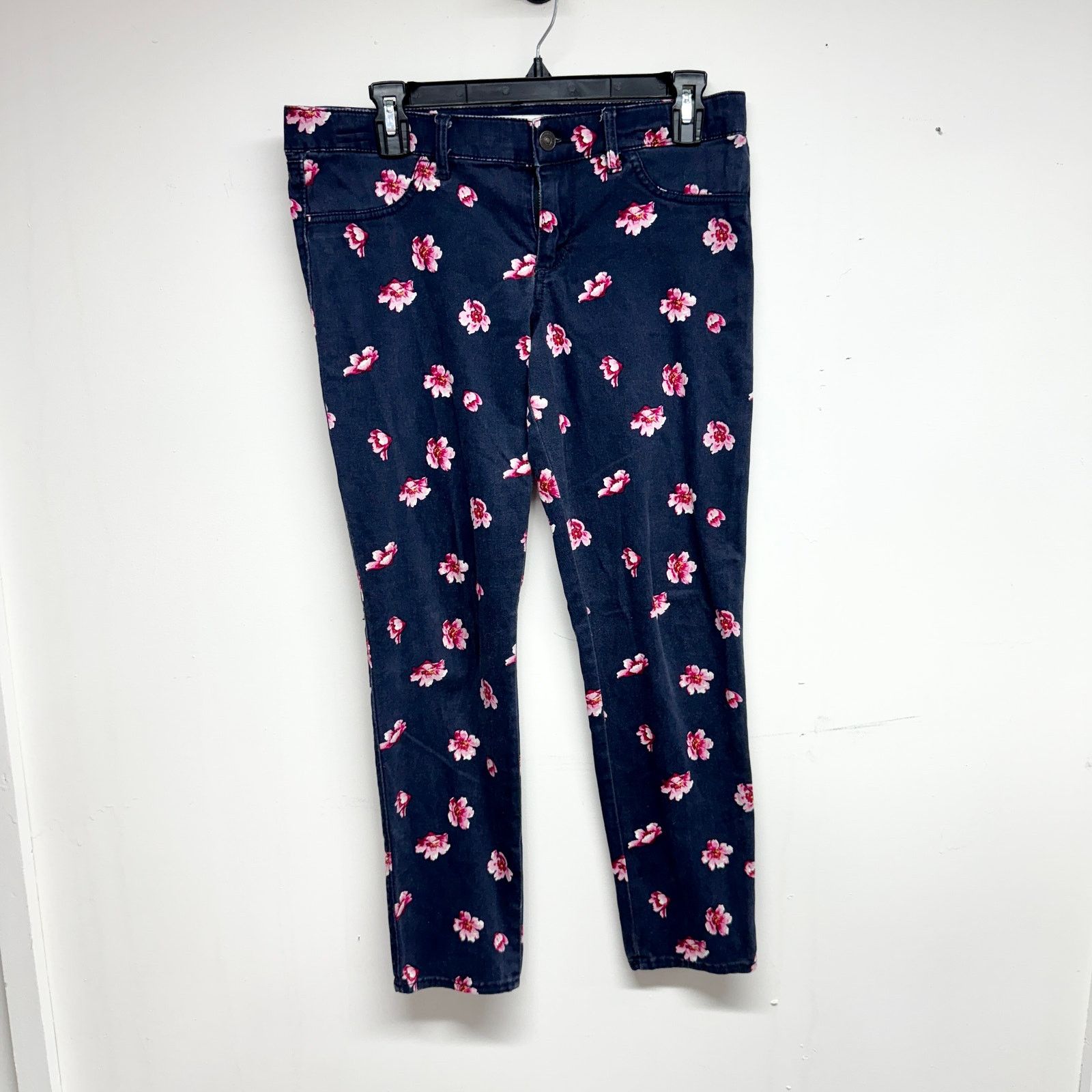Abercrombie & Fitch Abercrombie & Fitch Floral Navy Slim Pants Size 6 (Waist 28) Size 28" / US 6 / IT 42 - 1 Thumbnail