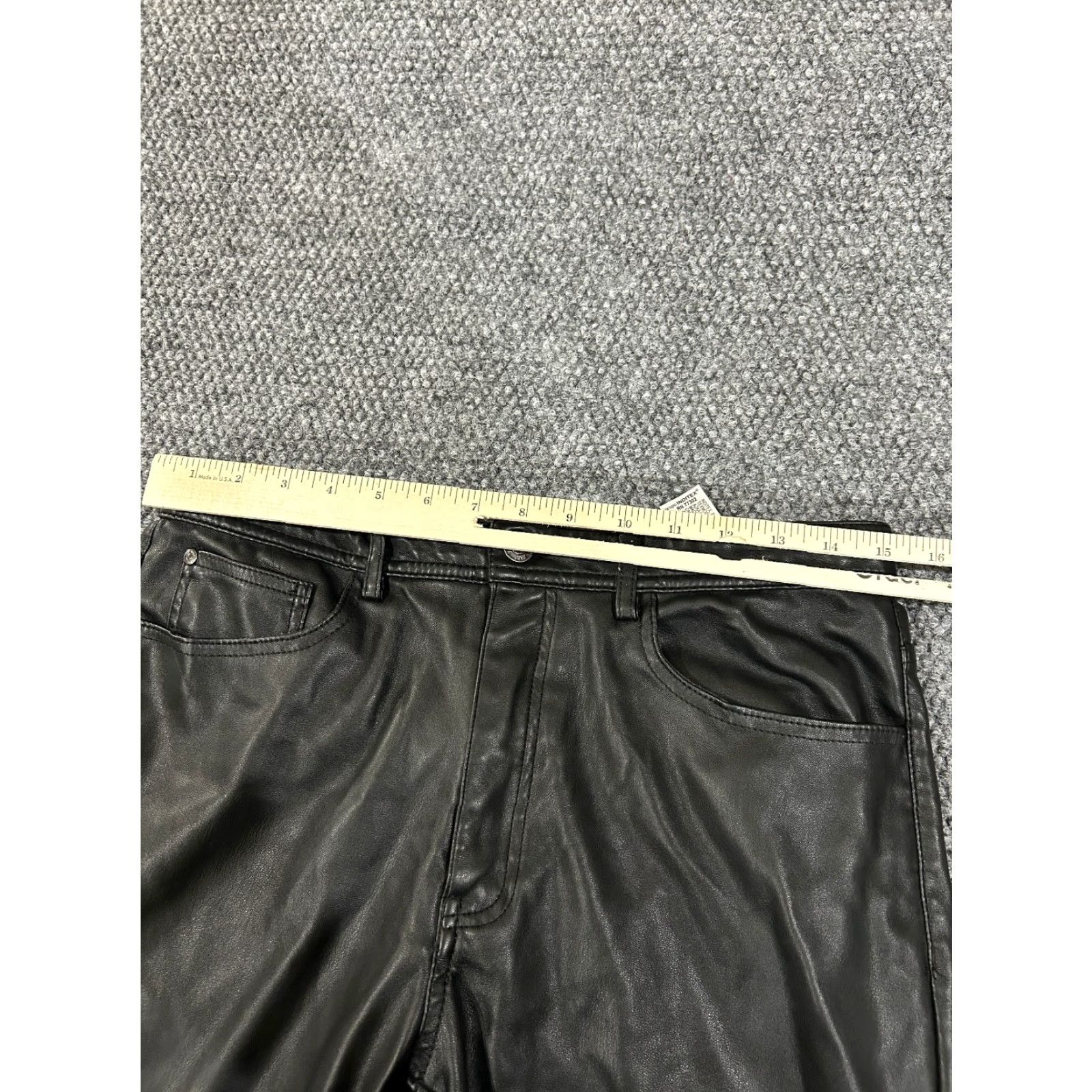 Zara Zara faux leather pants womens 31 black skinny moto Pants Women's 31 Black Slim Straight Front Zipper Pockets Faux Leather Polyester Block Color Black Size 24" / US 00 / IT 34 - 4 Thumbnail