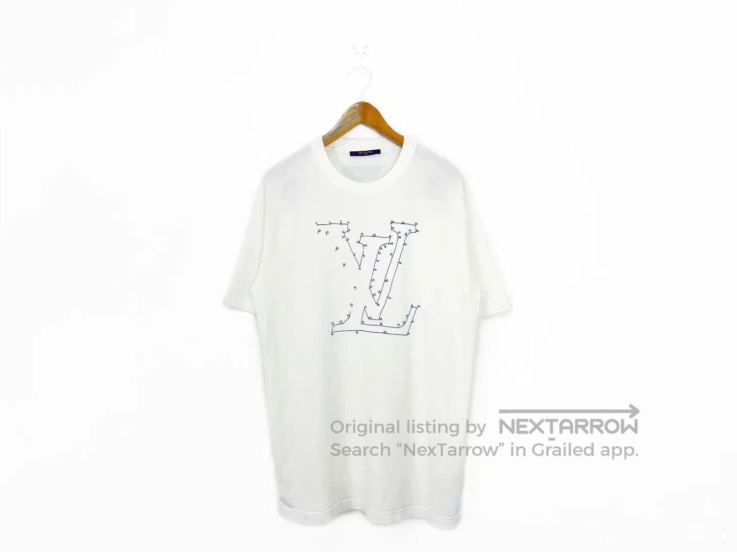 Louis Vuitton Louis Vuitton White LV Logo Short-Sleeve Shirt. Size US L / EU 52-54 / 3 - 1 Thumbnail