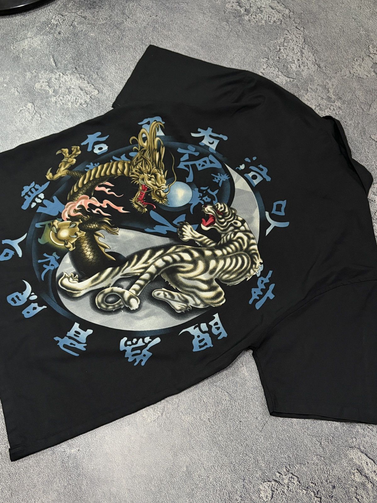 Japanese Brand New Roads Dragon Tiger Yin Yang Graphic Shirt XL Button Up Size US XL / EU 56 / 4 - 3 Thumbnail