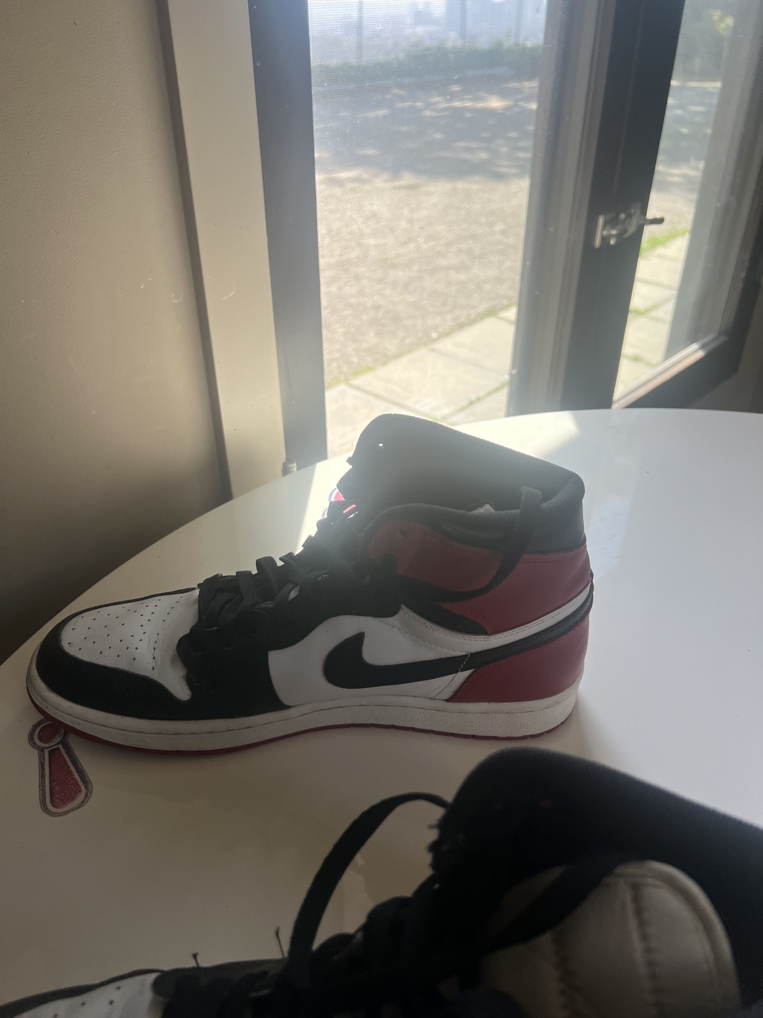Jordan Brand Jordan 1 Black Toe 2016 Size US 11 / EU 44 - 3 Thumbnail
