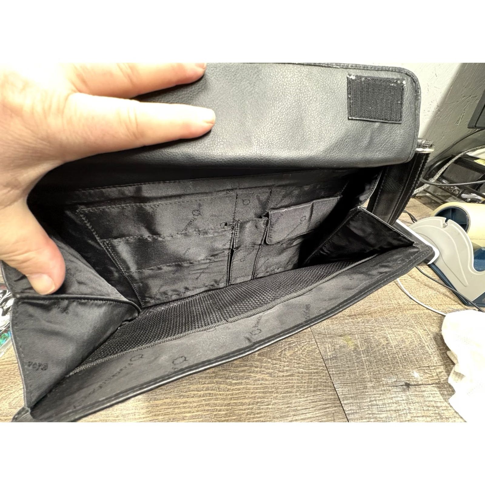 Vintage Franklin Covey Black Leather Shoulder Bag Purse | Medium Nylon Lining | School/Travel Crossbody Handbag Mens Womens Size ONE SIZE - 6 Thumbnail