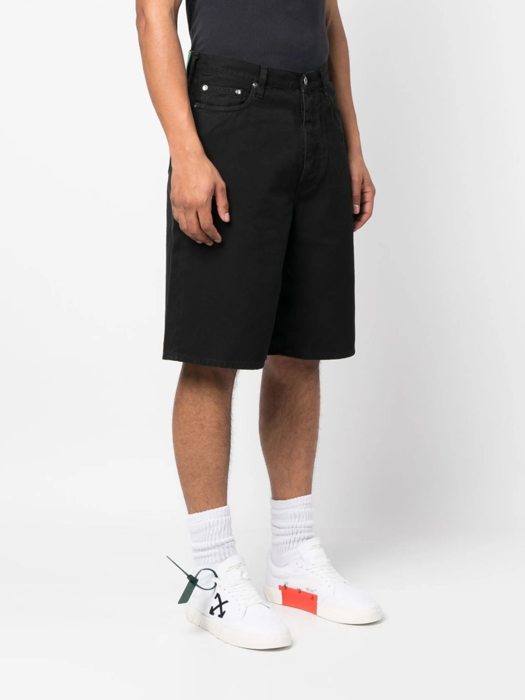 Off-White o1y0225 Logo Short in Black Size US 28 / EU 44 - 3 Thumbnail