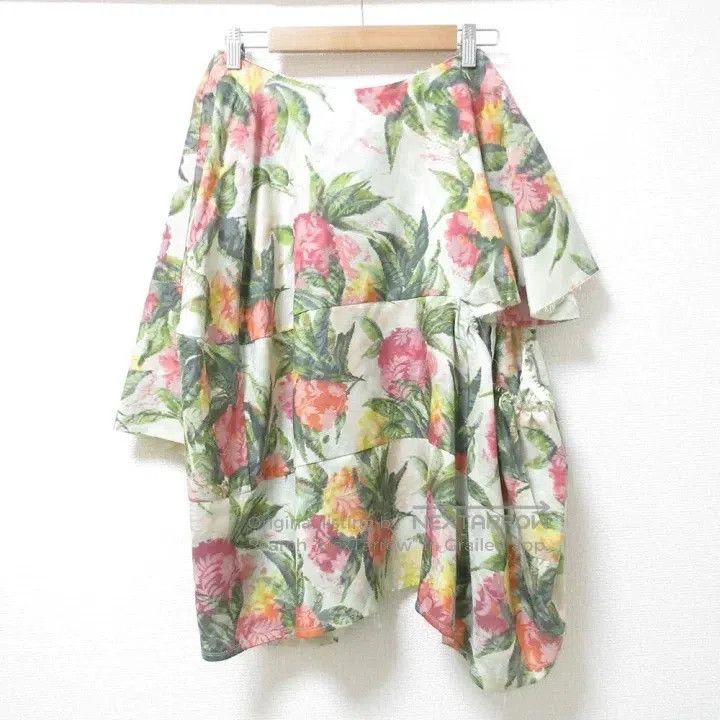 Comme des Garcons Comme Des Garcons size M Floral silk blend distorted skirt Size 23" - 1 Thumbnail