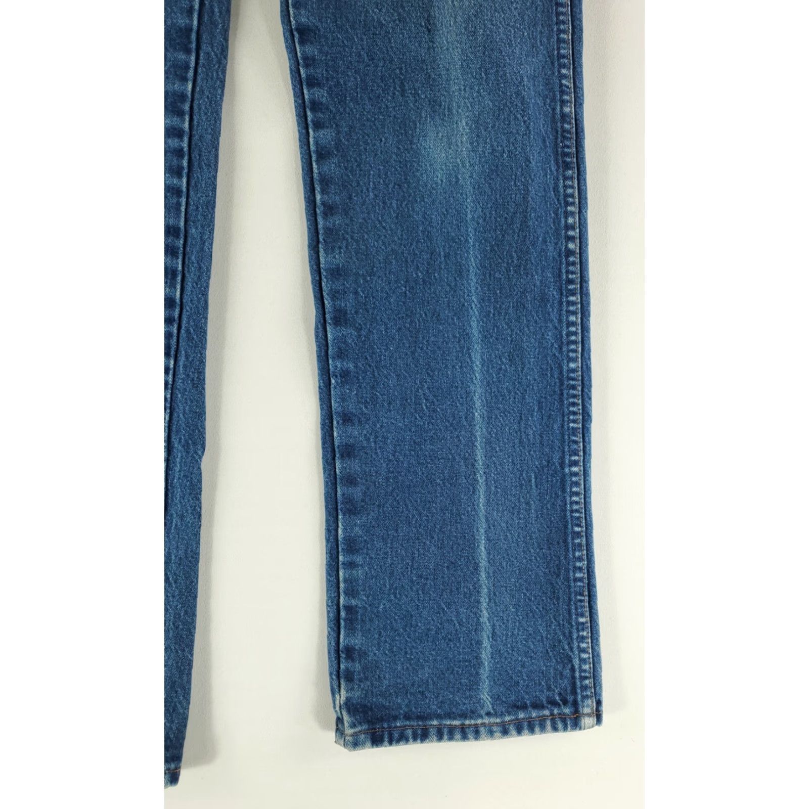 Wrangler VINTAGE Wrangler Jeans 90s 936DEN Whiskering Blue Straight Mens 32 33x33 31 Inseam 32x31 Actual Mens Size US 32 / EU 48 - 7 Thumbnail