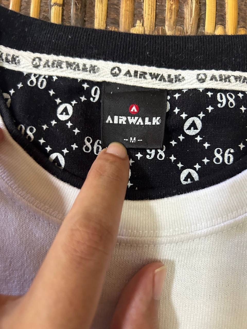 Airwalk Vintage Y2K Airwalk Skull Longsleeve tee Size US M / EU 48-50 / 2 - 7 Thumbnail