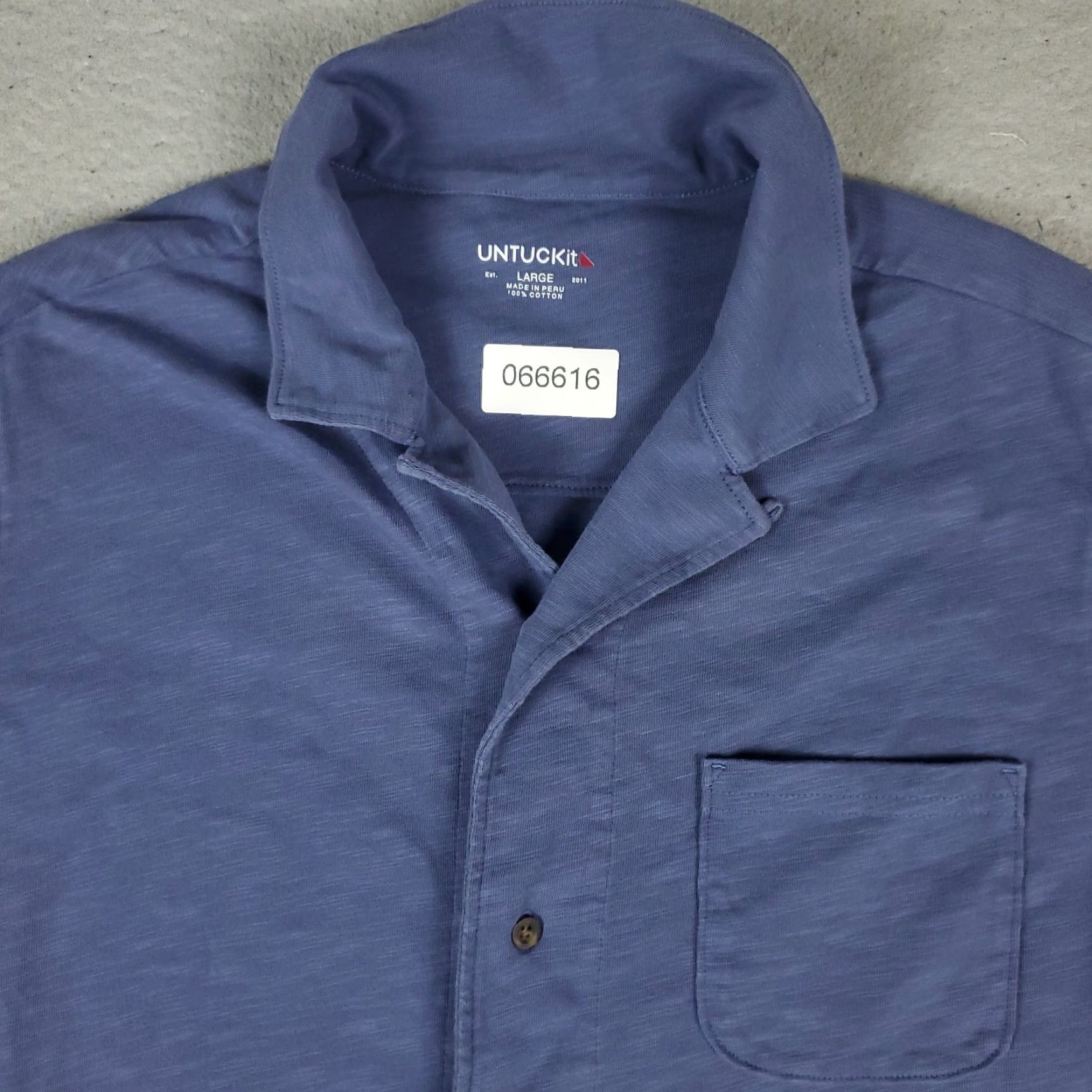 UNTUCKit UNTUCKit Shirt Mens L Blue Cotton Camp Collar Casual Button Up Short Sleeve Size US L / EU 52-54 / 3 - 2 Thumbnail