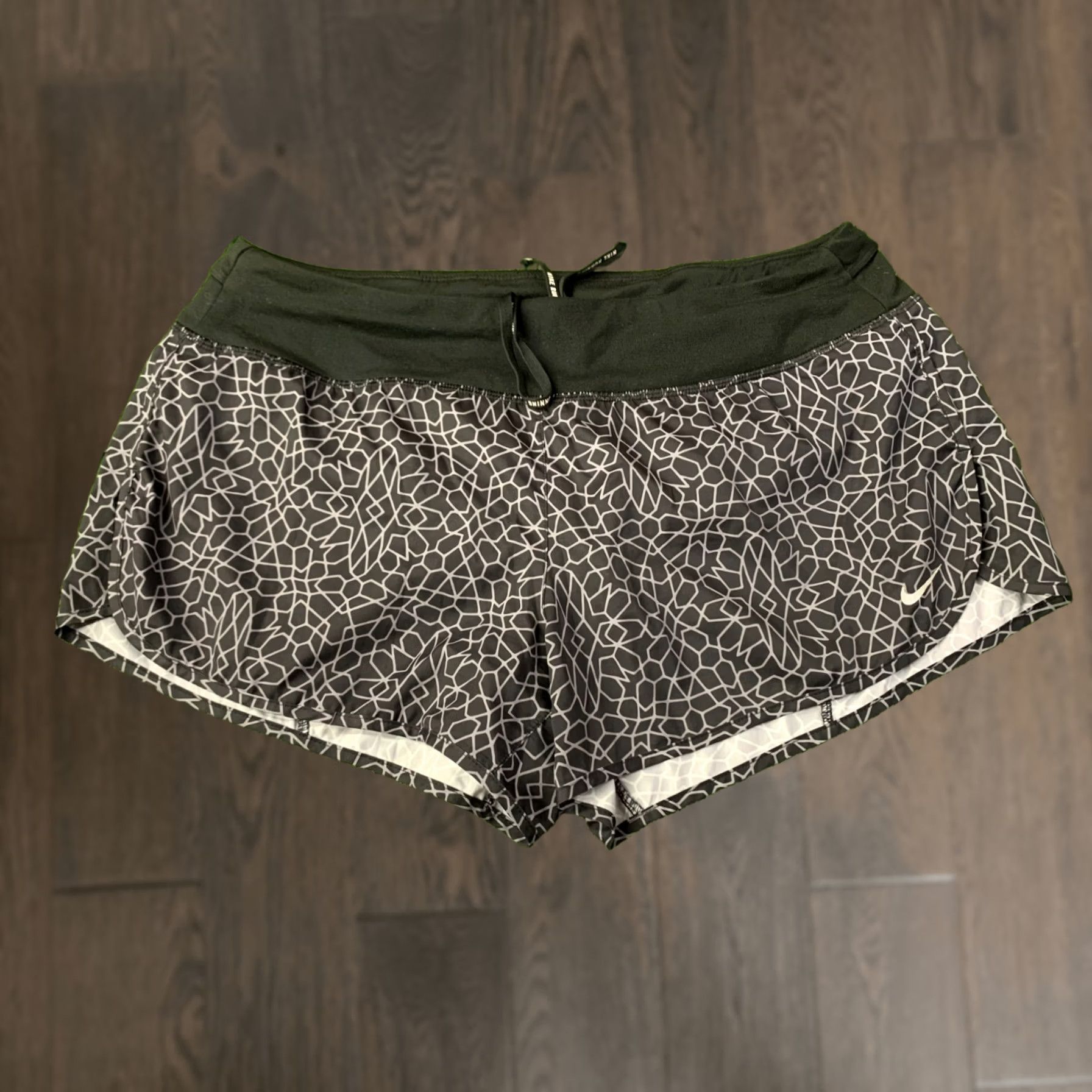 Nike Nike Dri-Fit Running Training Shorts Women L Black Gray Size 36" / US 14 / IT 50 - 1 Thumbnail