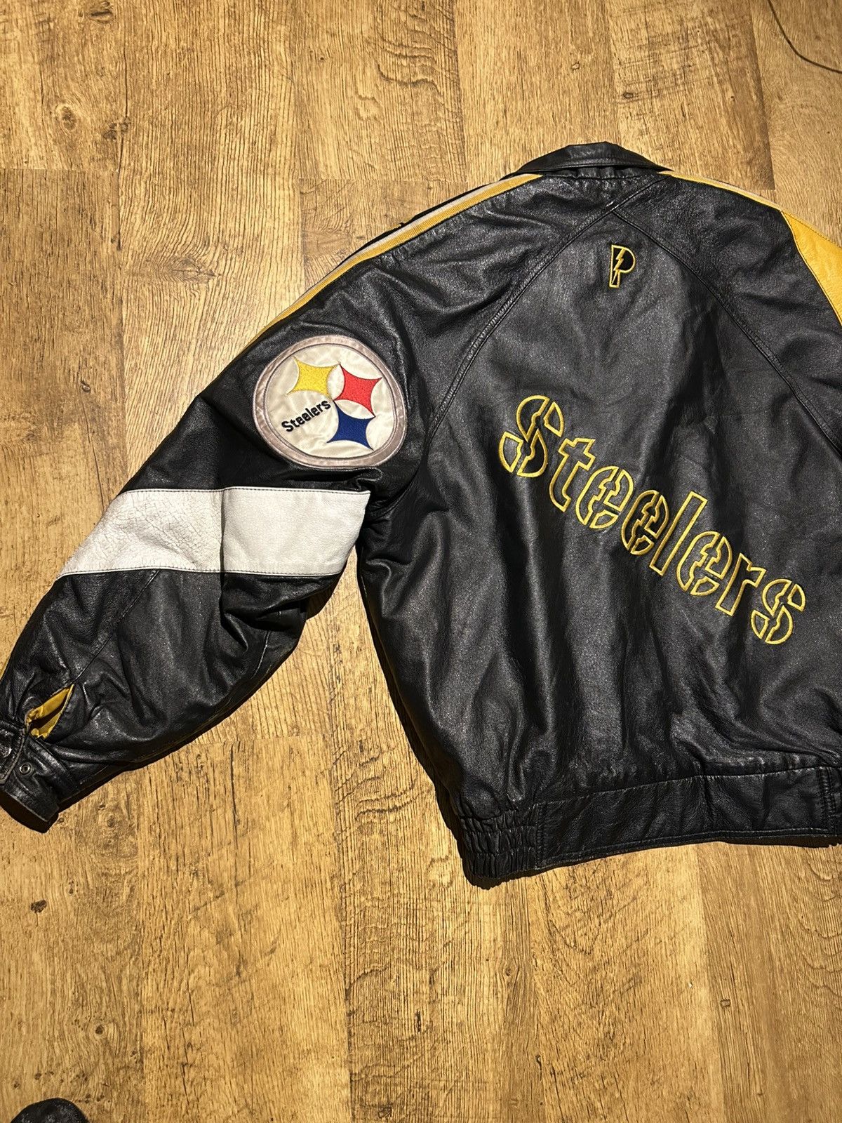 Pro Player Vintage Pittsburgh Steelers Leather Jacket by Pro Player NFL Size US L / EU 52-54 / 3 - 9 Thumbnail