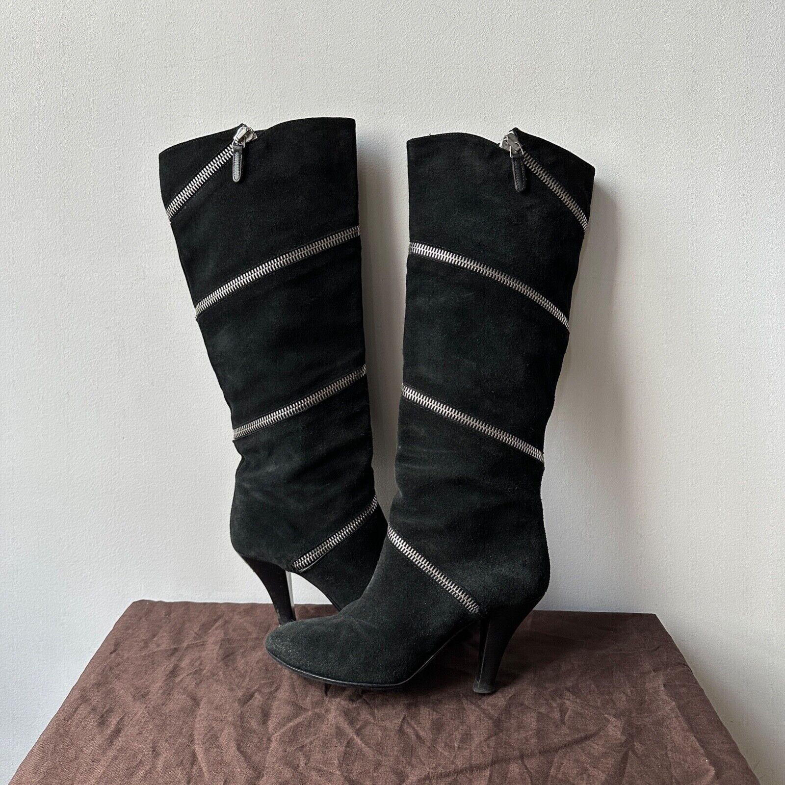 【関税込み】moschino Clown' ankle boots Moschino 'Clown' Ankle Boots – BALTINI