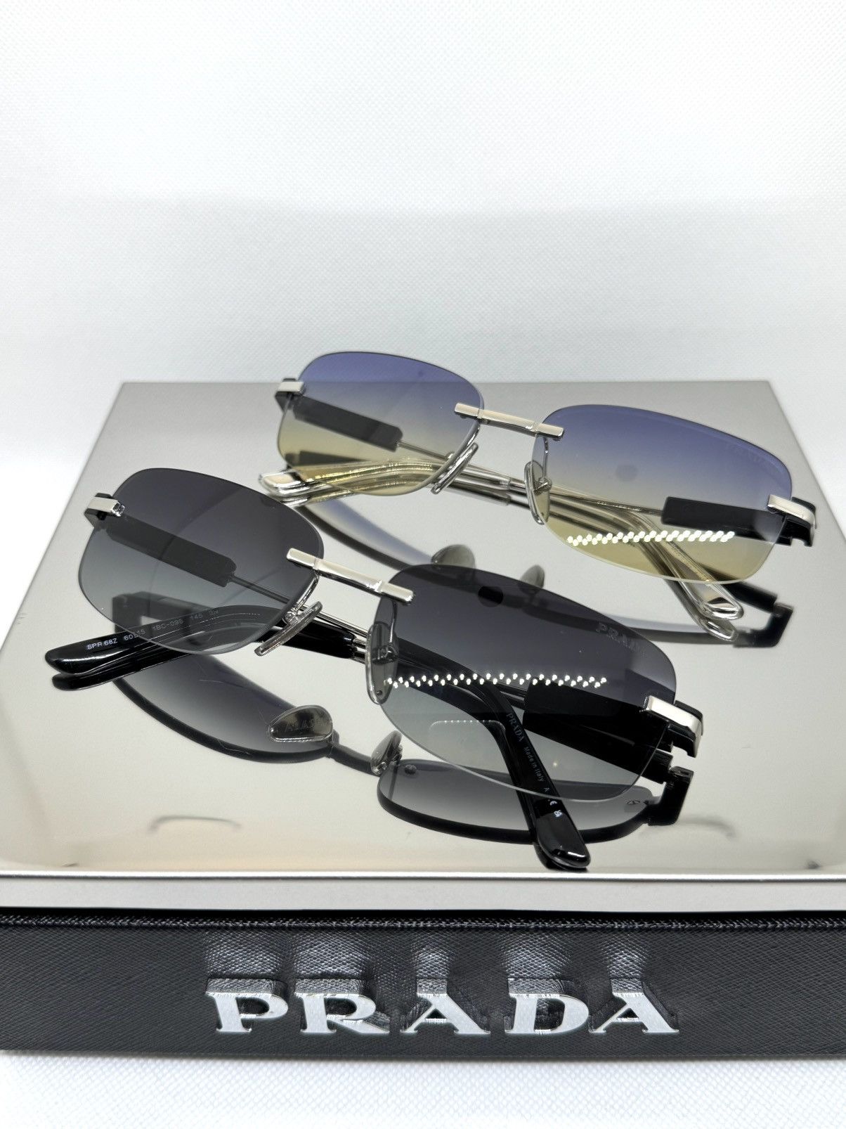PRADA. サングラス　ヴィンテージ Prada Black Polarised Sunglasses Square Mens Designer SPS